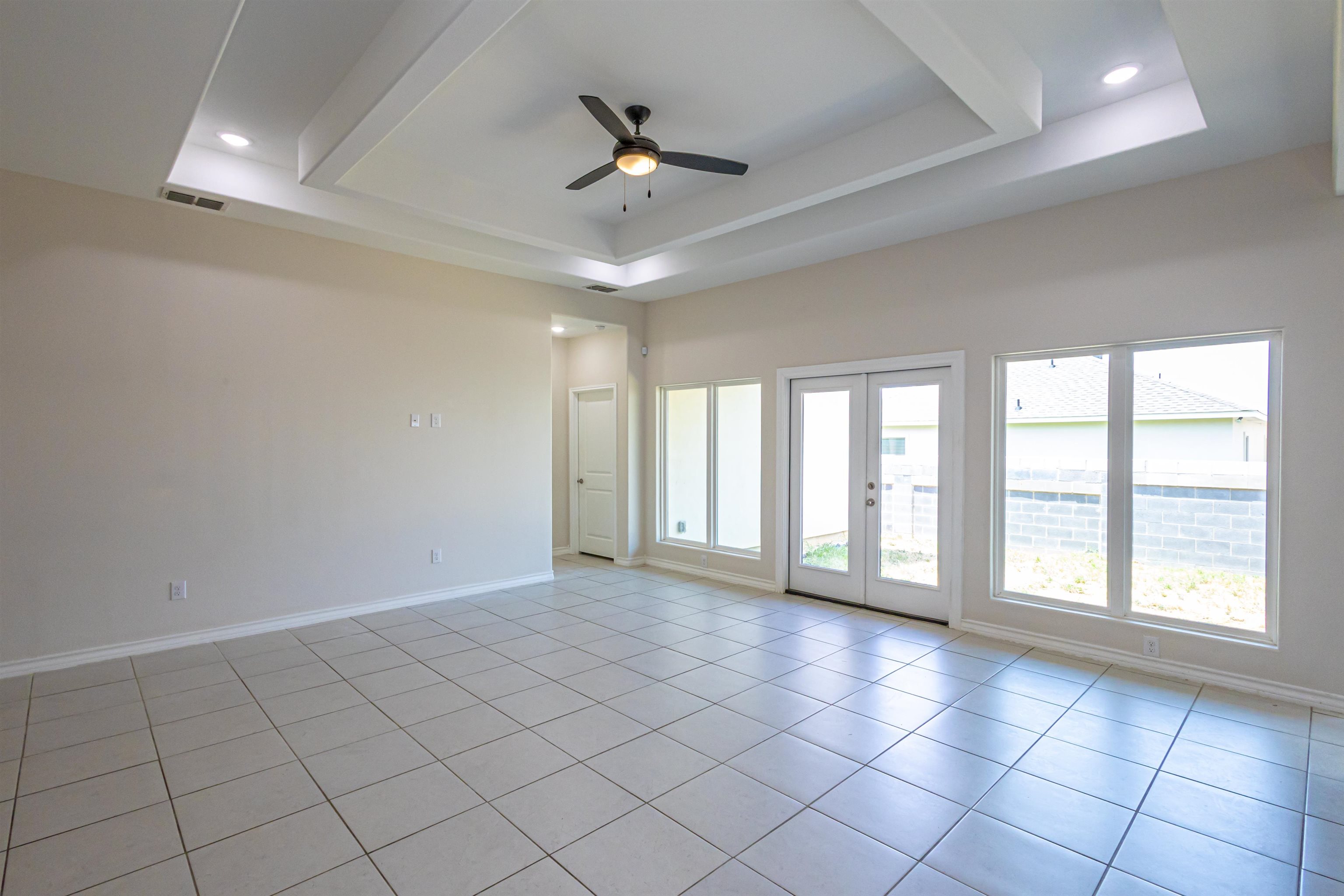 1512 Latigo Loop Property Photo 6