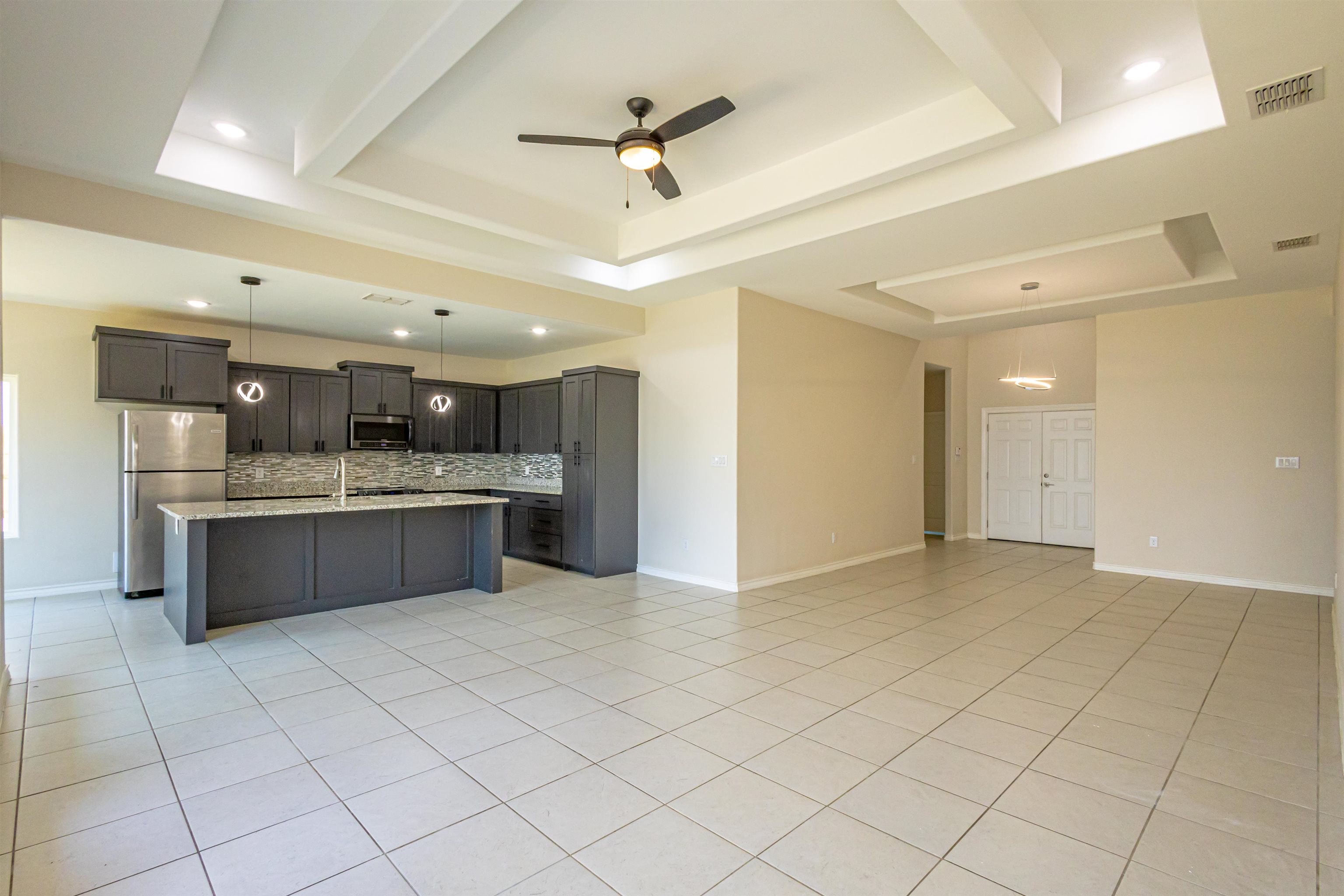 1512 Latigo Loop Property Photo 8
