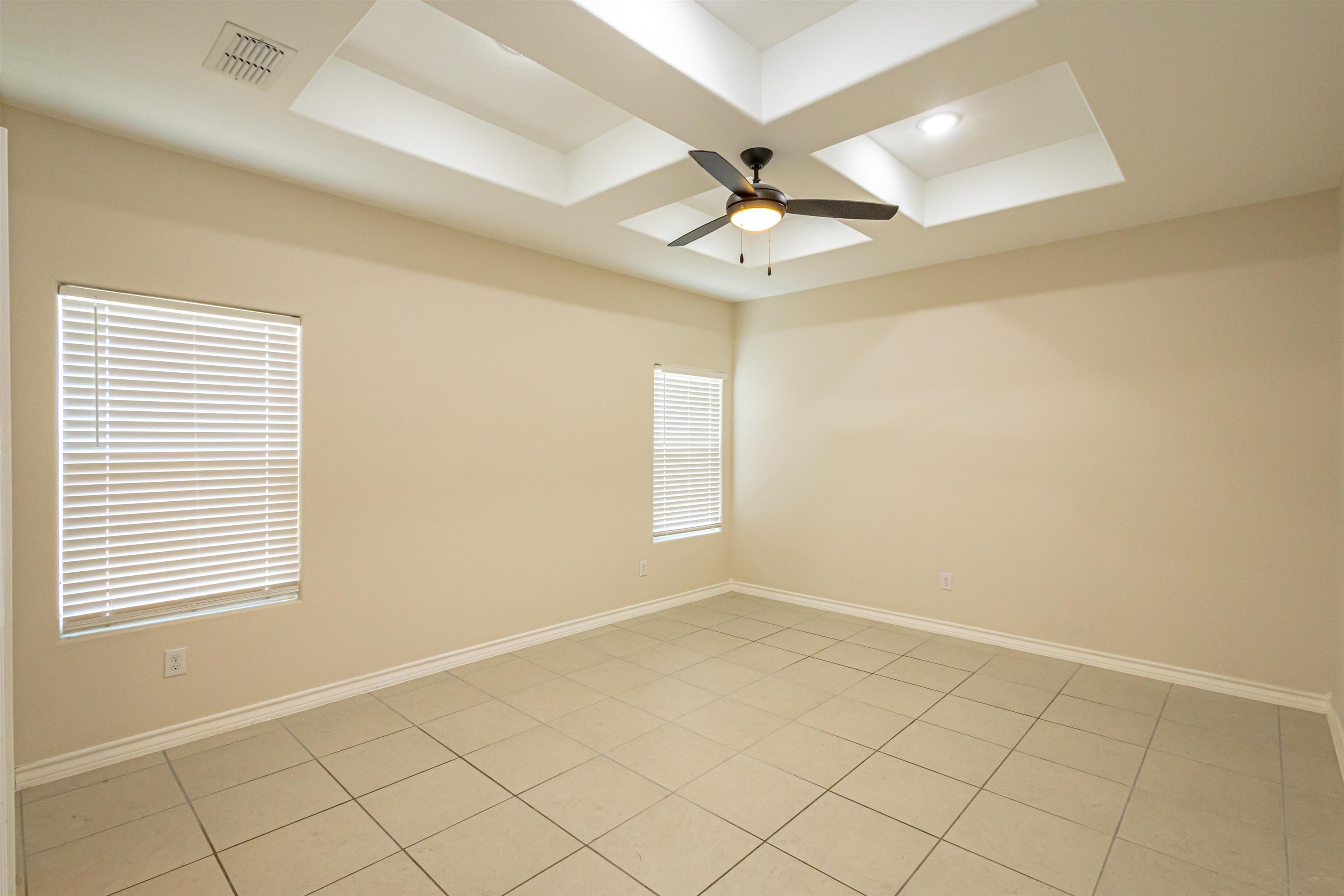1512 Latigo Loop Property Photo 11