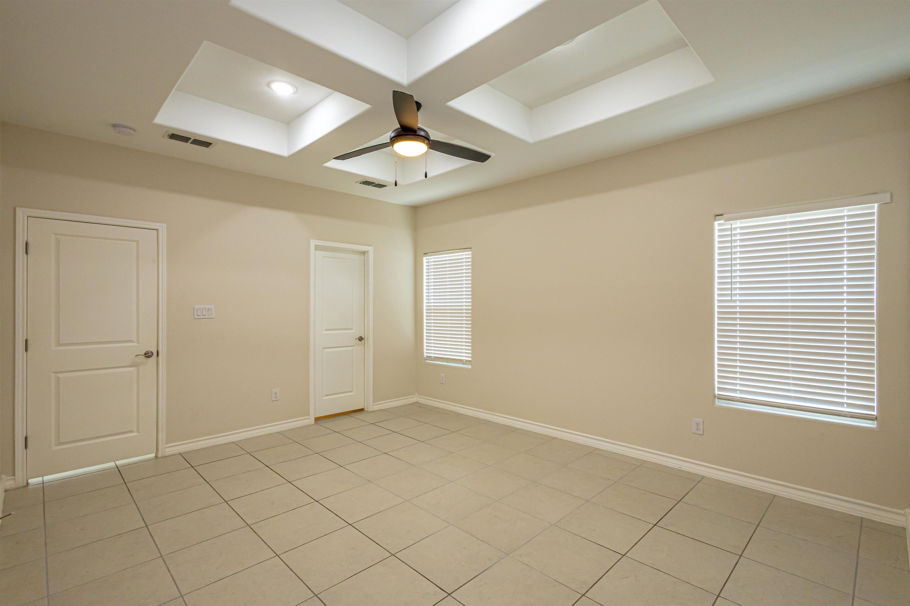 1512 Latigo Loop Property Photo 12