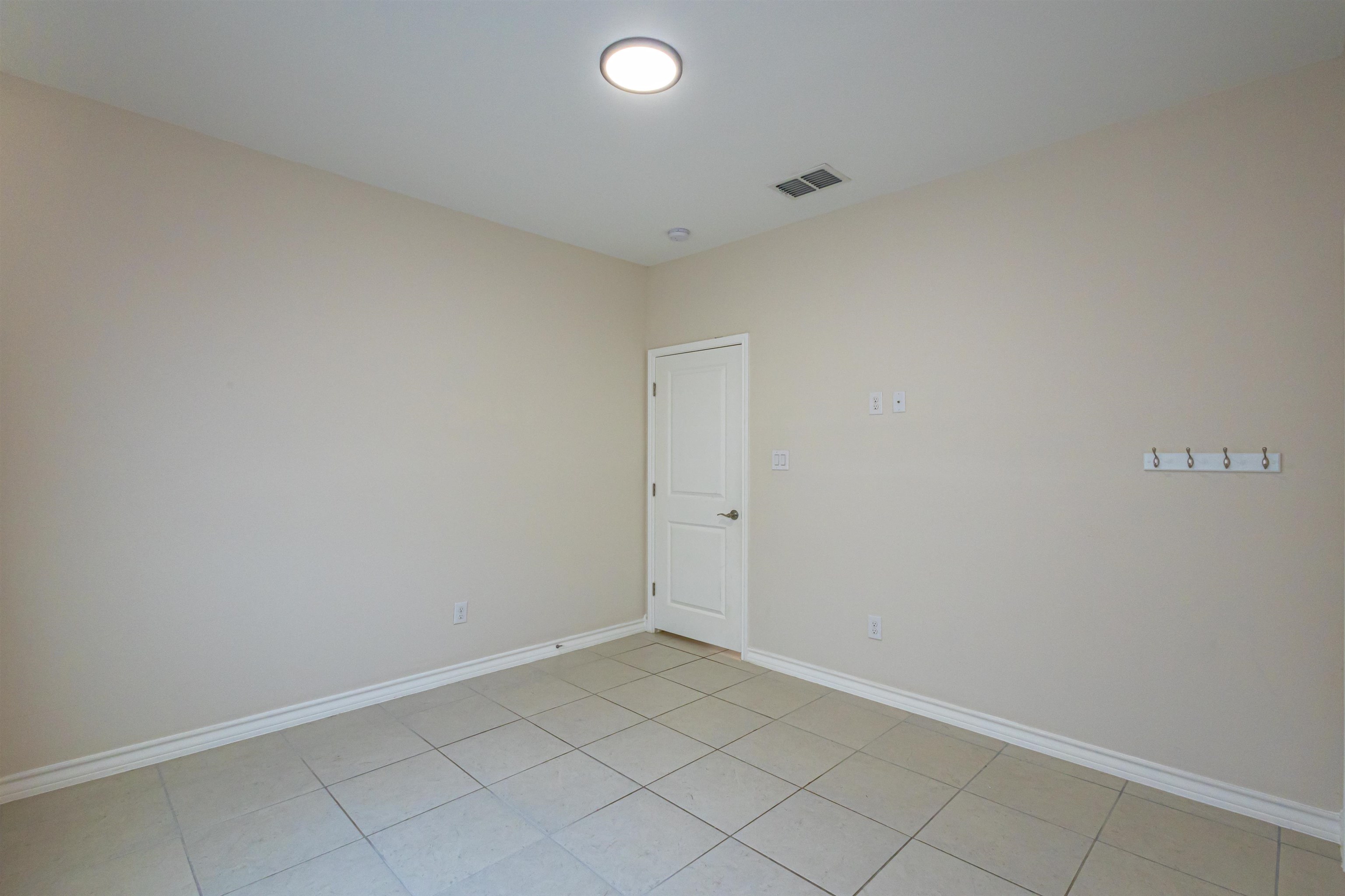 1512 Latigo Loop Property Photo 17