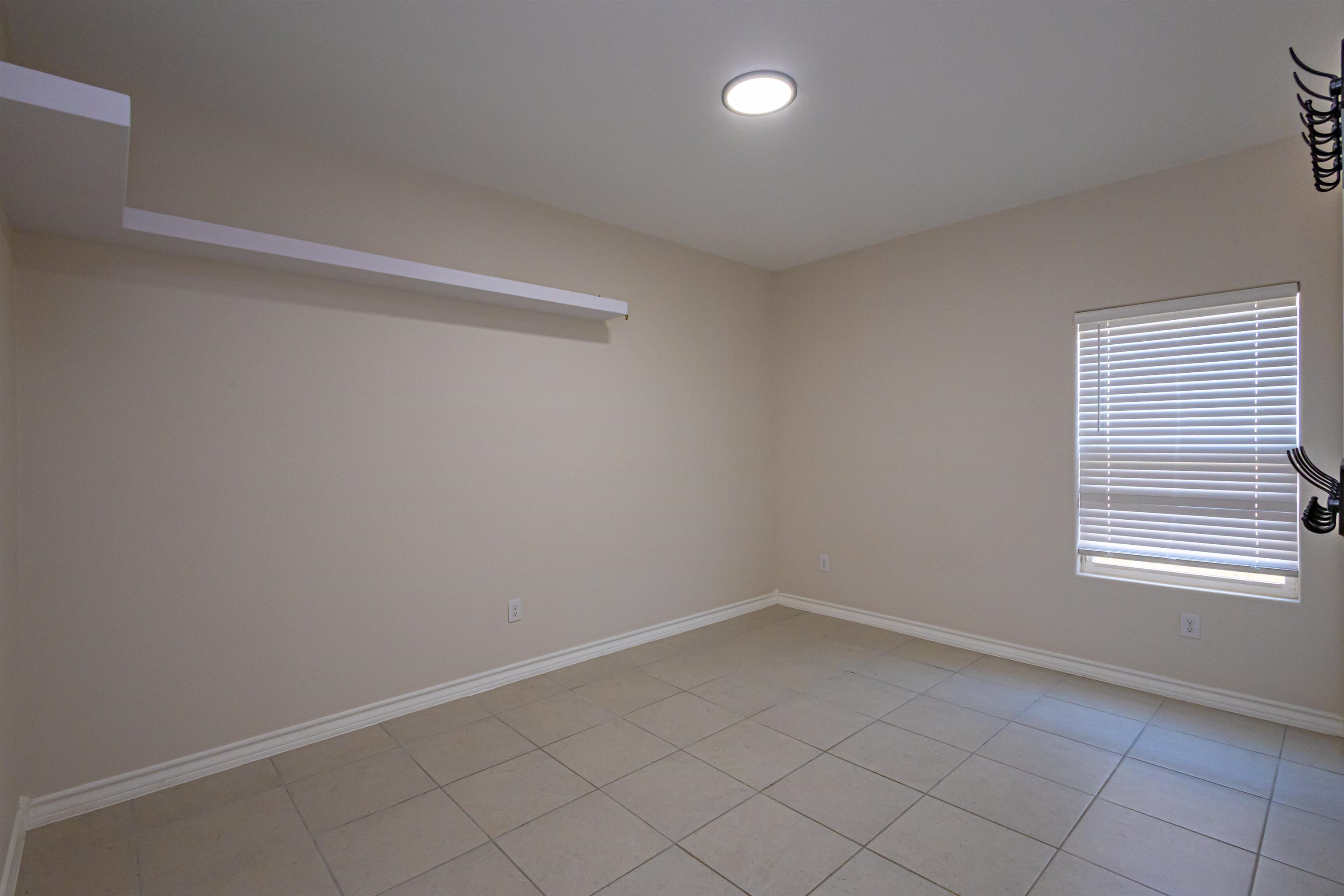 1512 Latigo Loop Property Photo 19