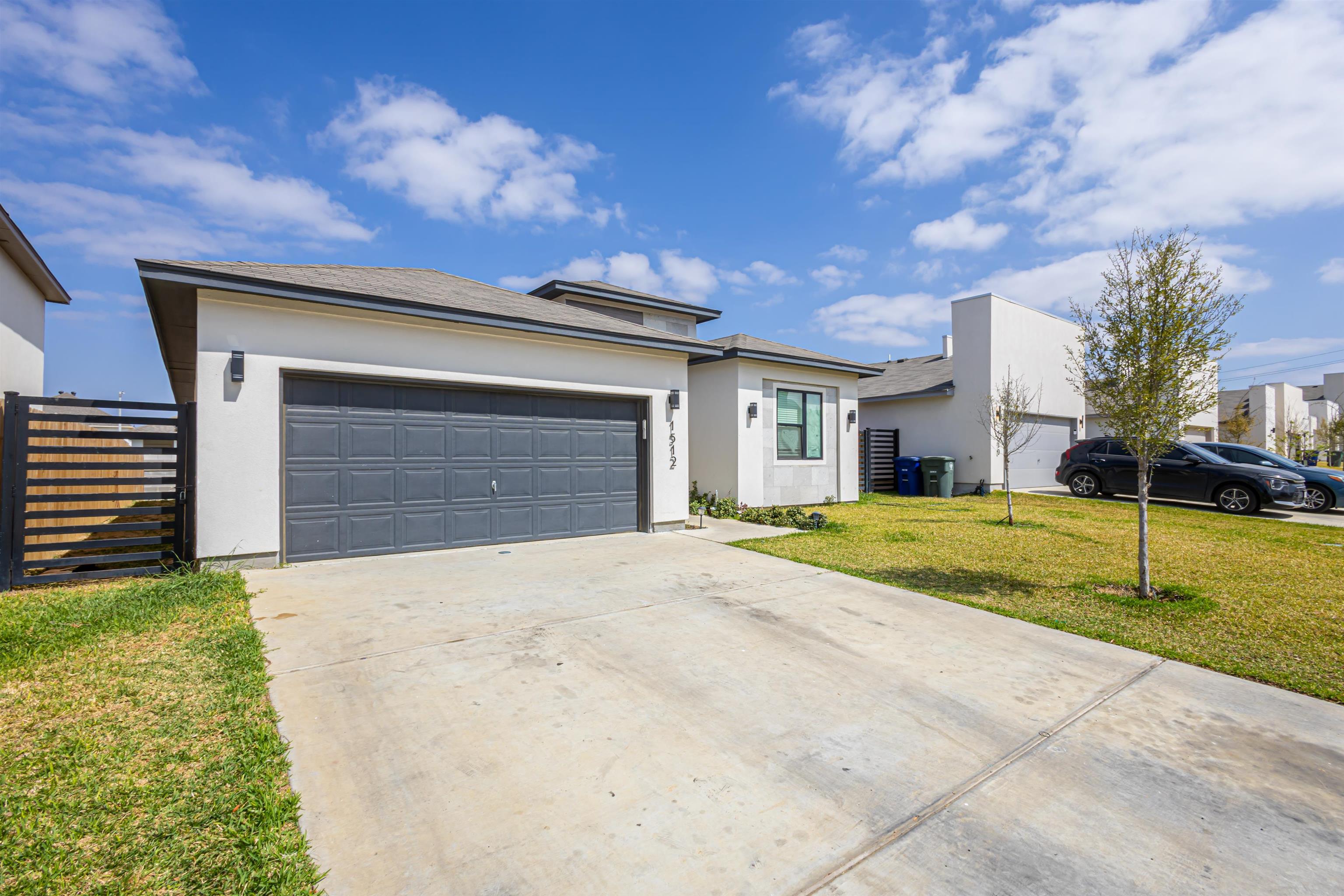 1512 Latigo Loop Property Photo 24