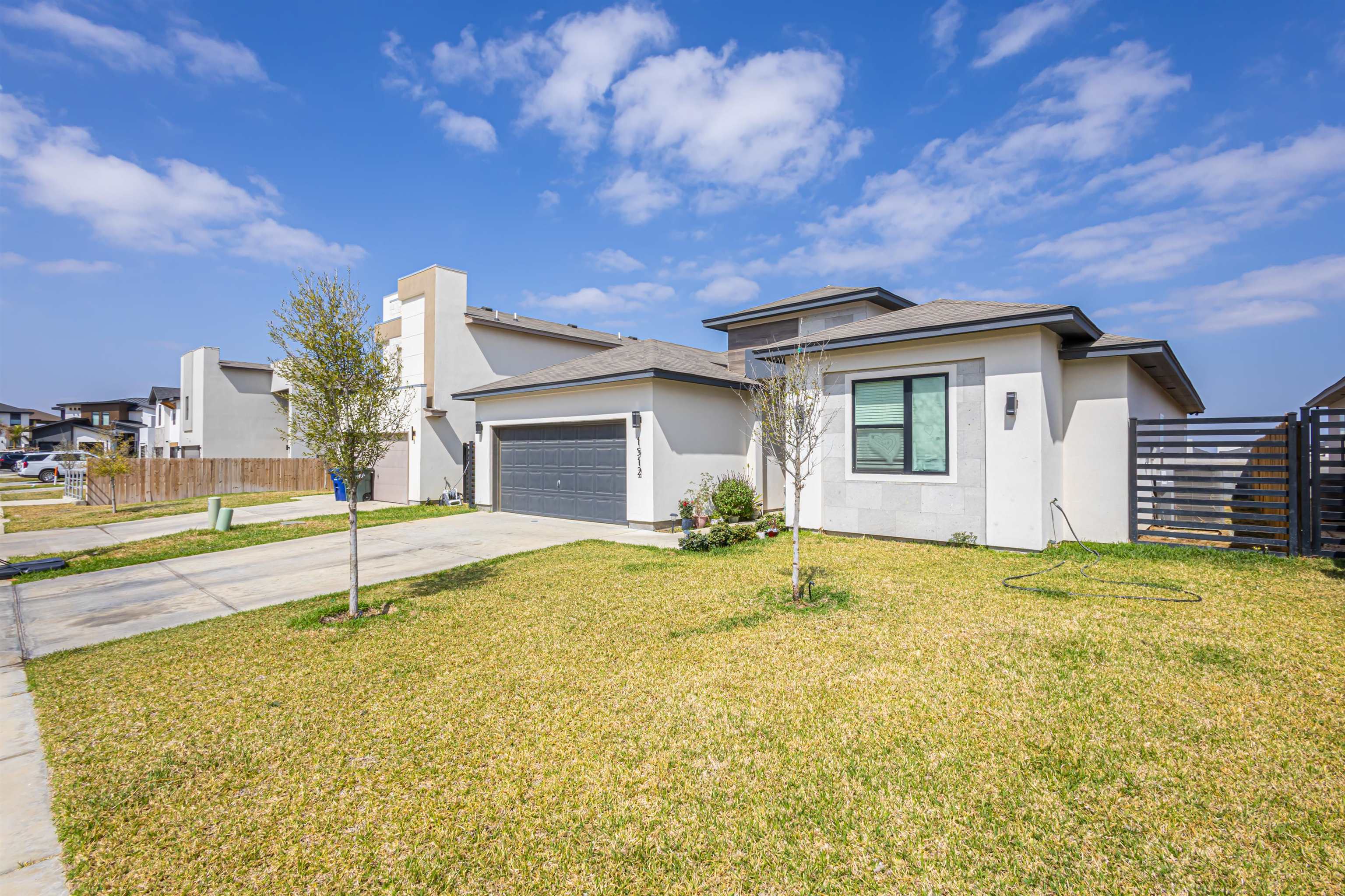 1512 Latigo Loop Property Photo 25