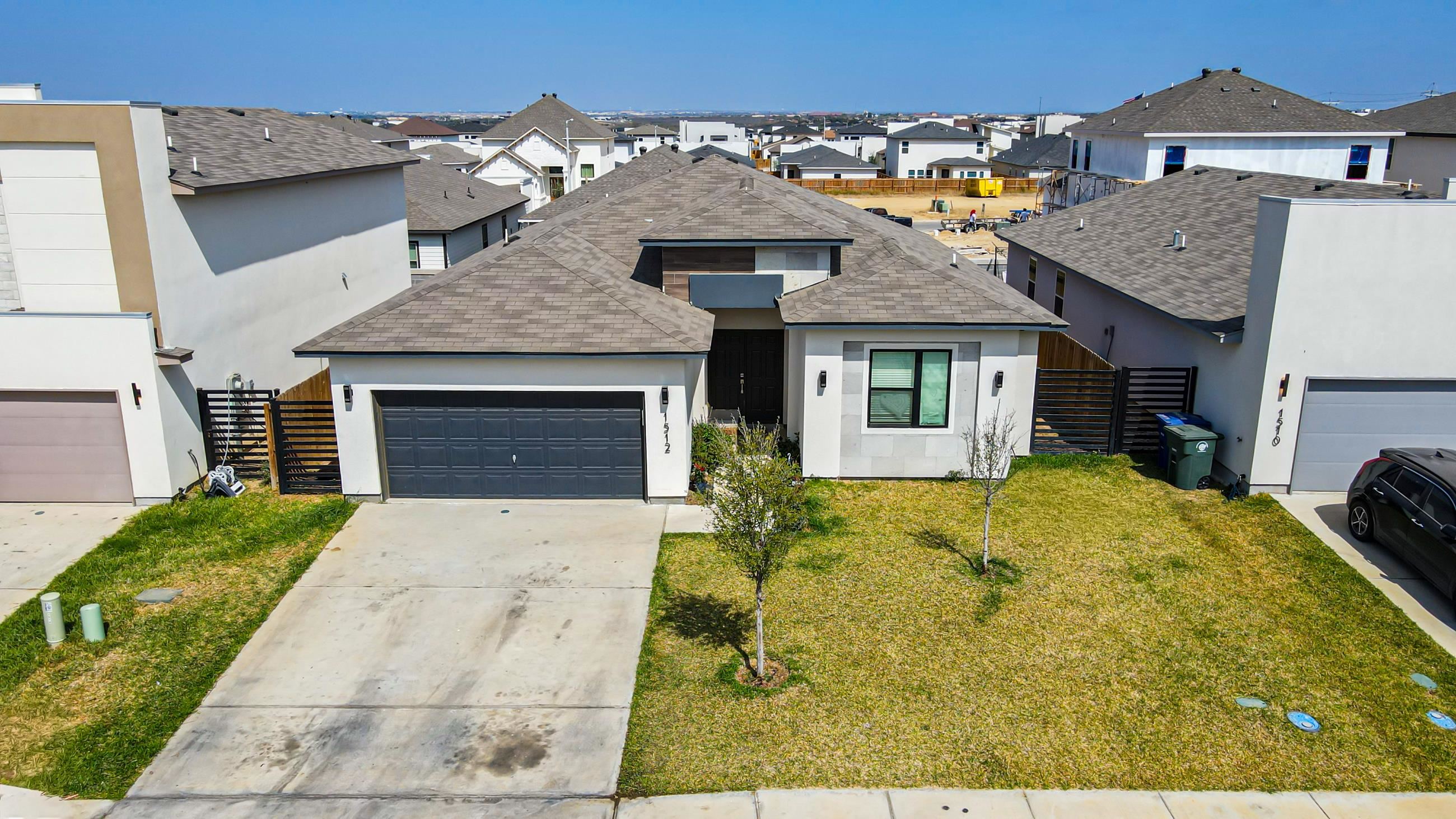 1512 Latigo Loop Property Photo 31