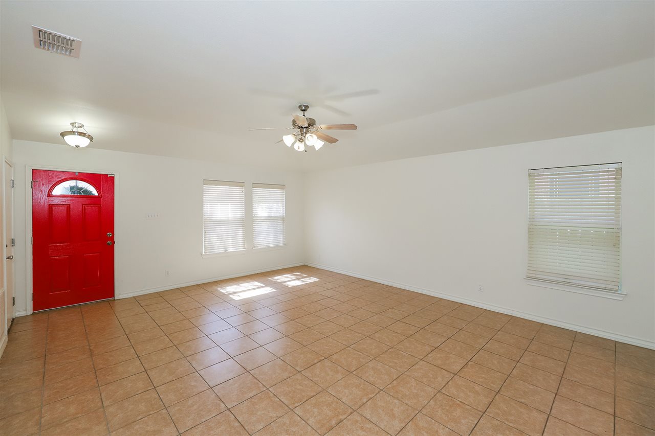 618 Ovenbird Thicket Dr Property Photo 2