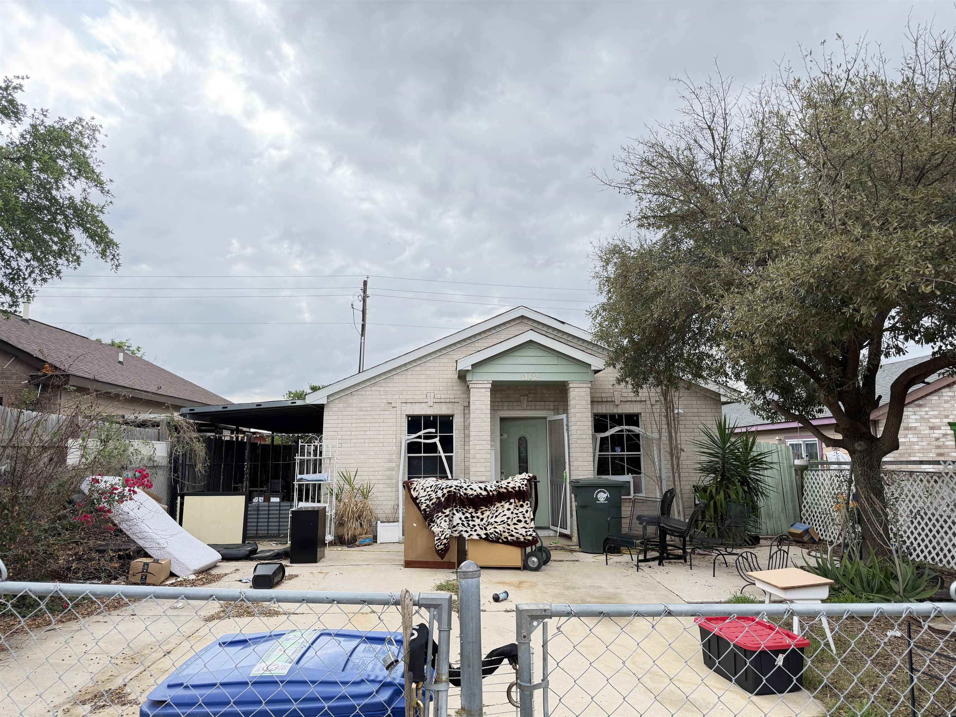 312 Larga Vista Dr