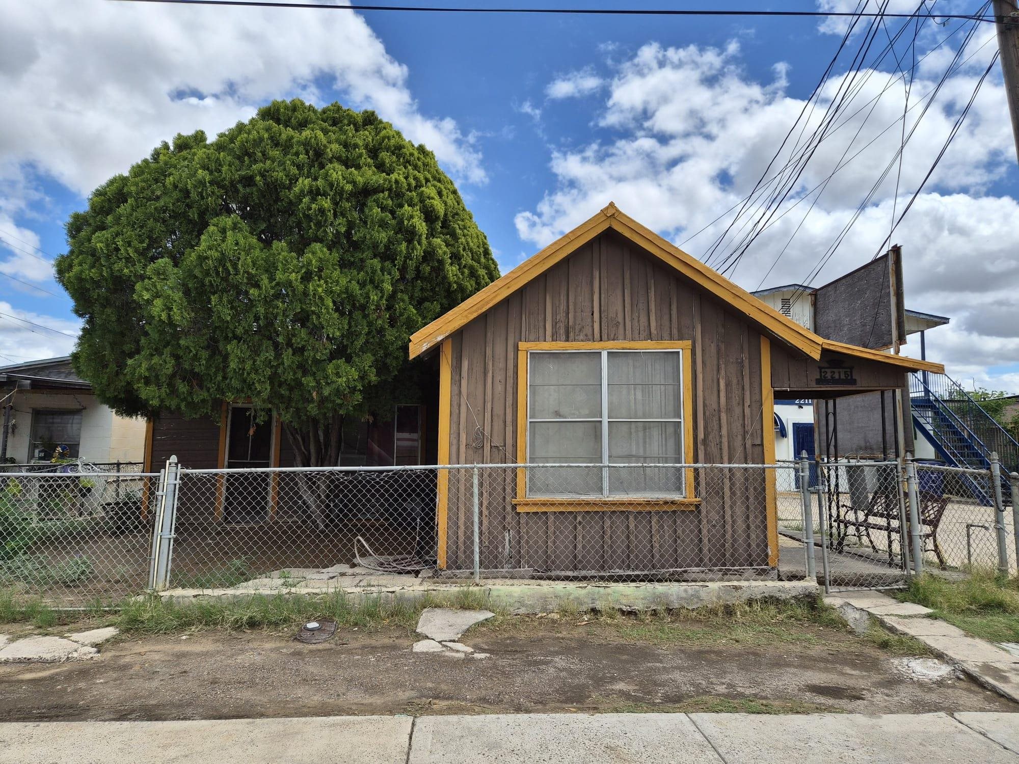 2215 San Dario Ave Property Photo 8