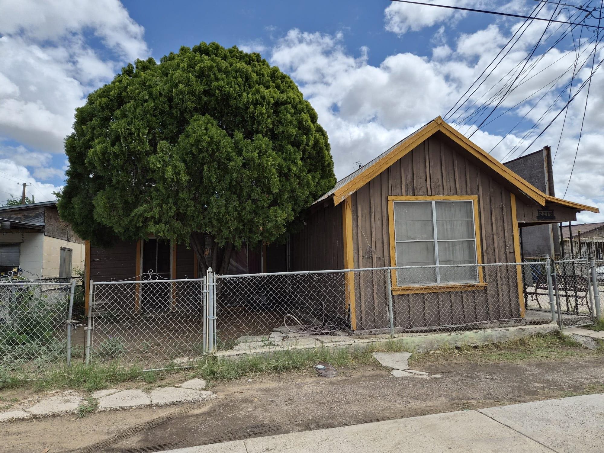 2215 San Dario Ave Property Photo 9
