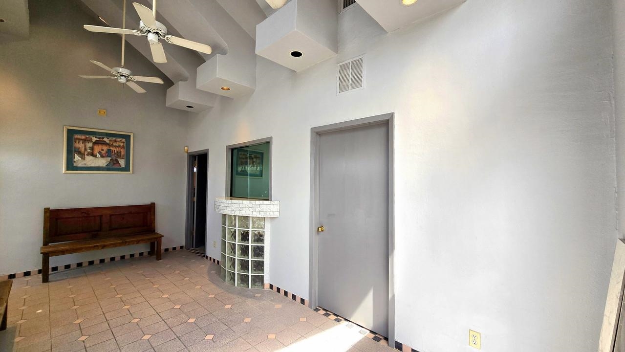 220 W Hillside Rd Property Photo 4