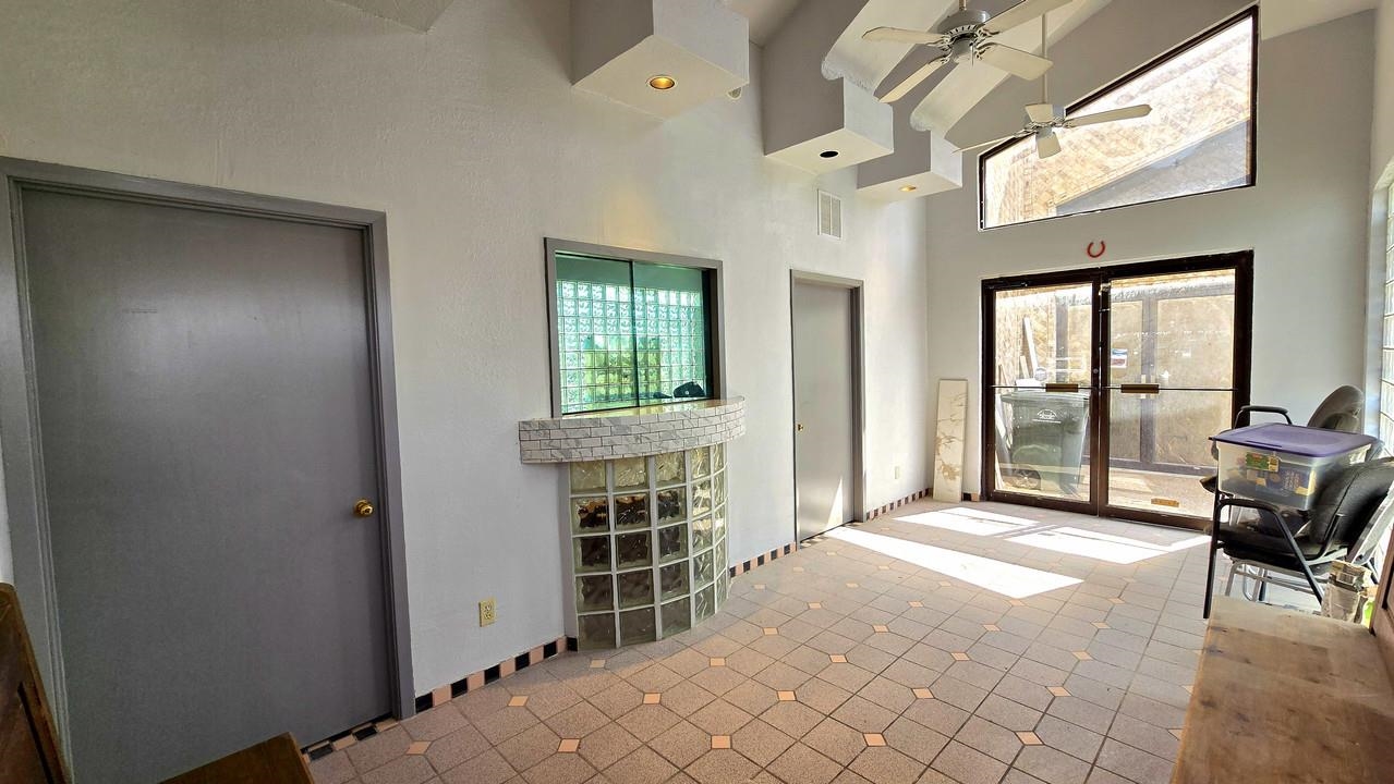 220 W Hillside Rd Property Photo 5