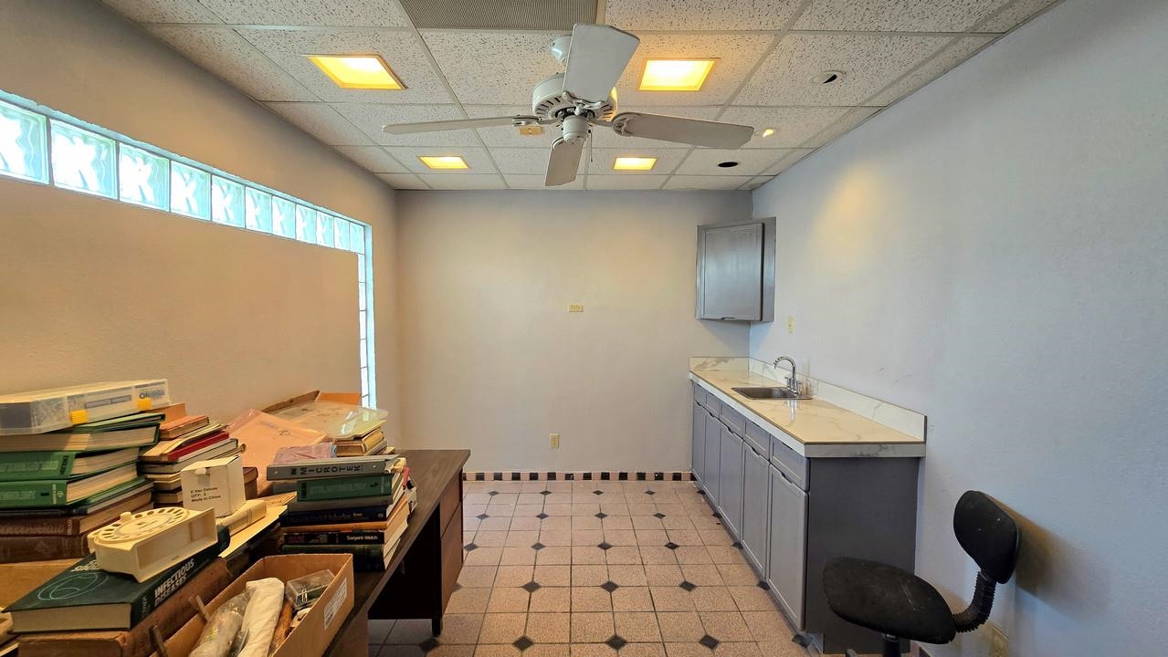 220 W Hillside Rd Property Photo 15
