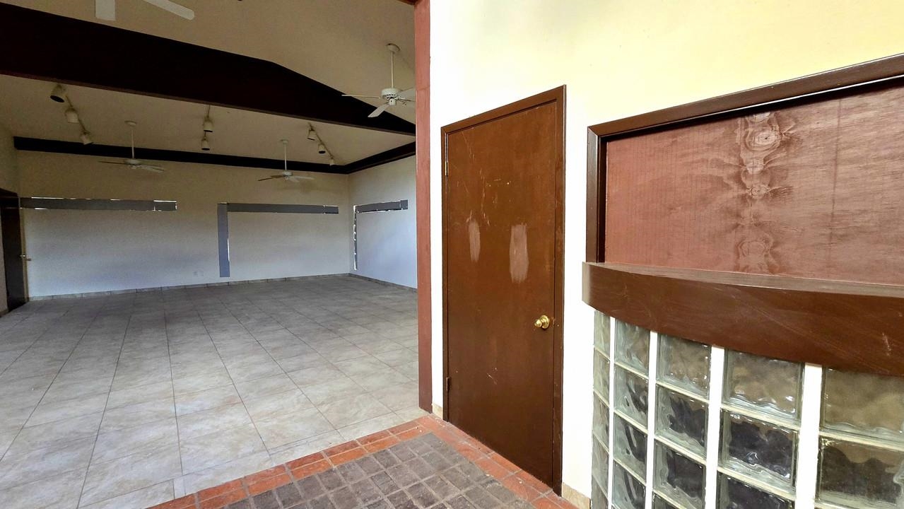 220 W Hillside Rd Property Photo 2