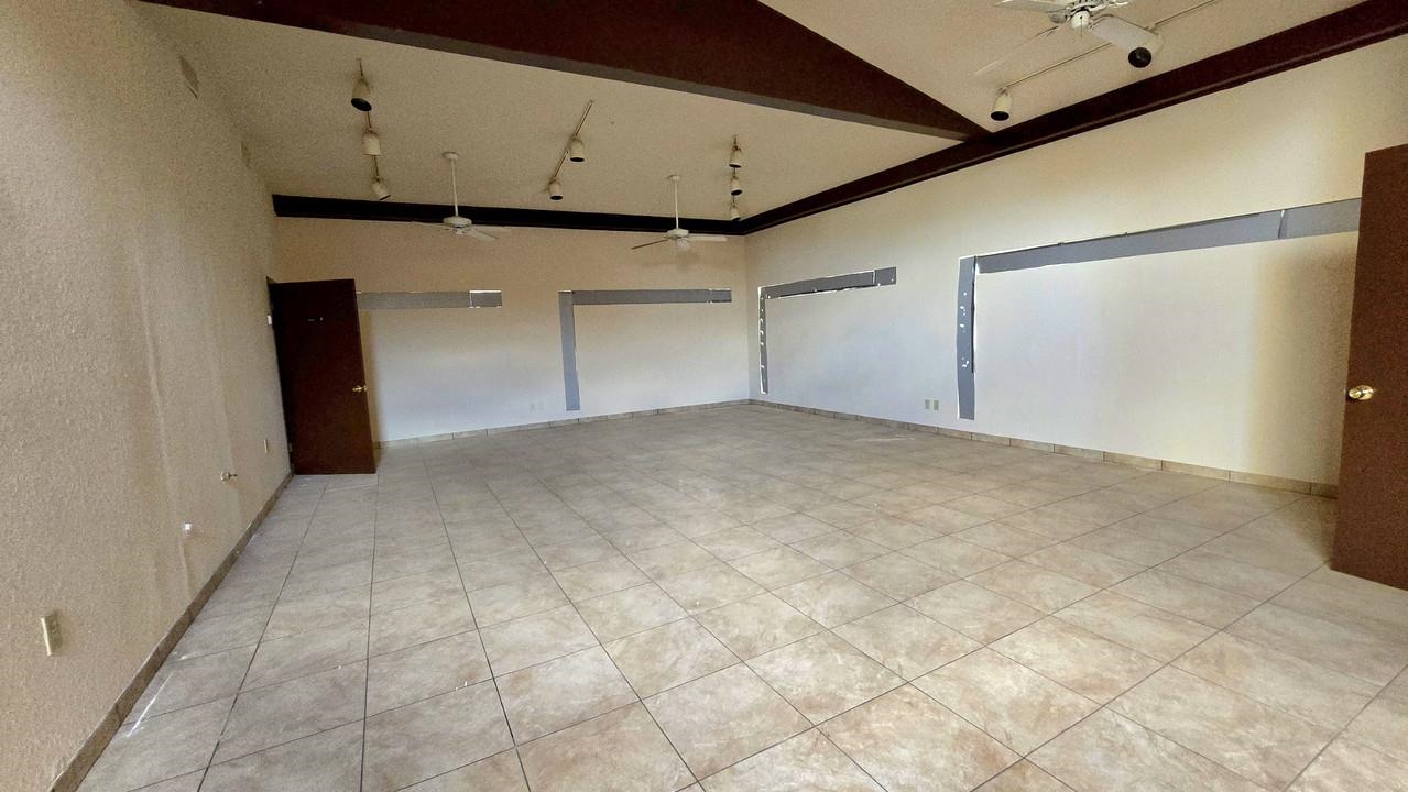 220 W Hillside Rd Property Photo 4