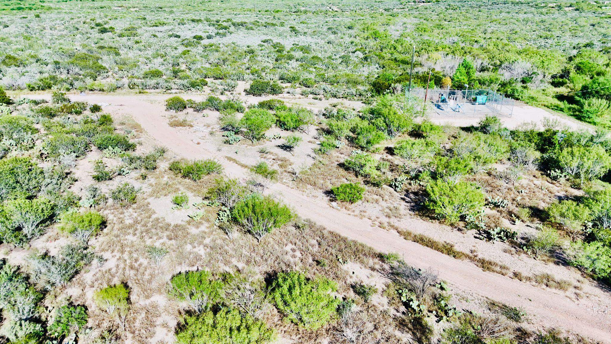 E Paredes Property Photo 2