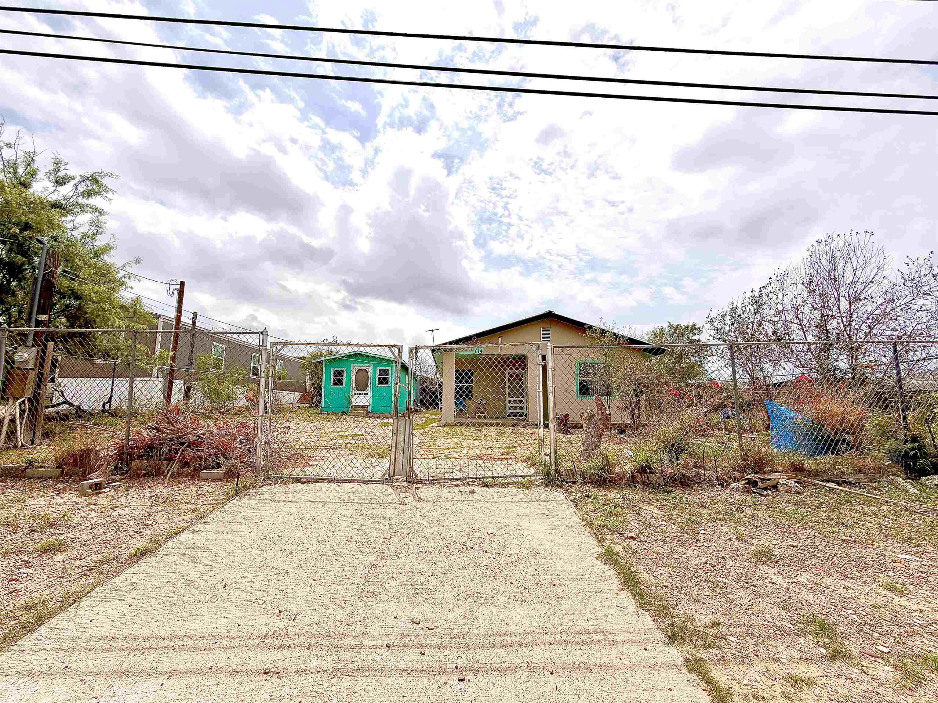614 Morales Property Photo 1