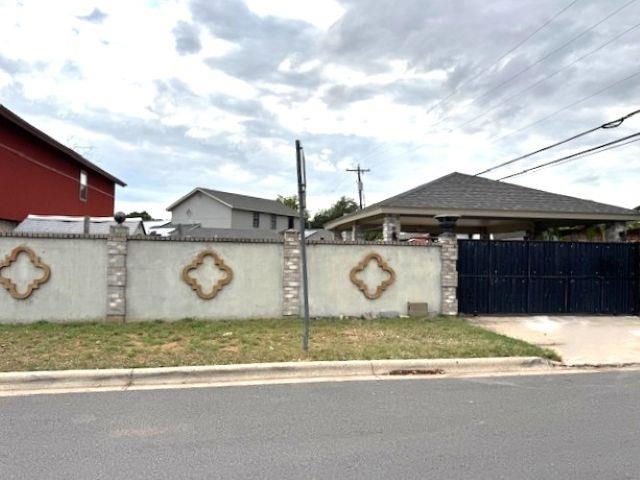 414 Albany Dr Property Photo 1