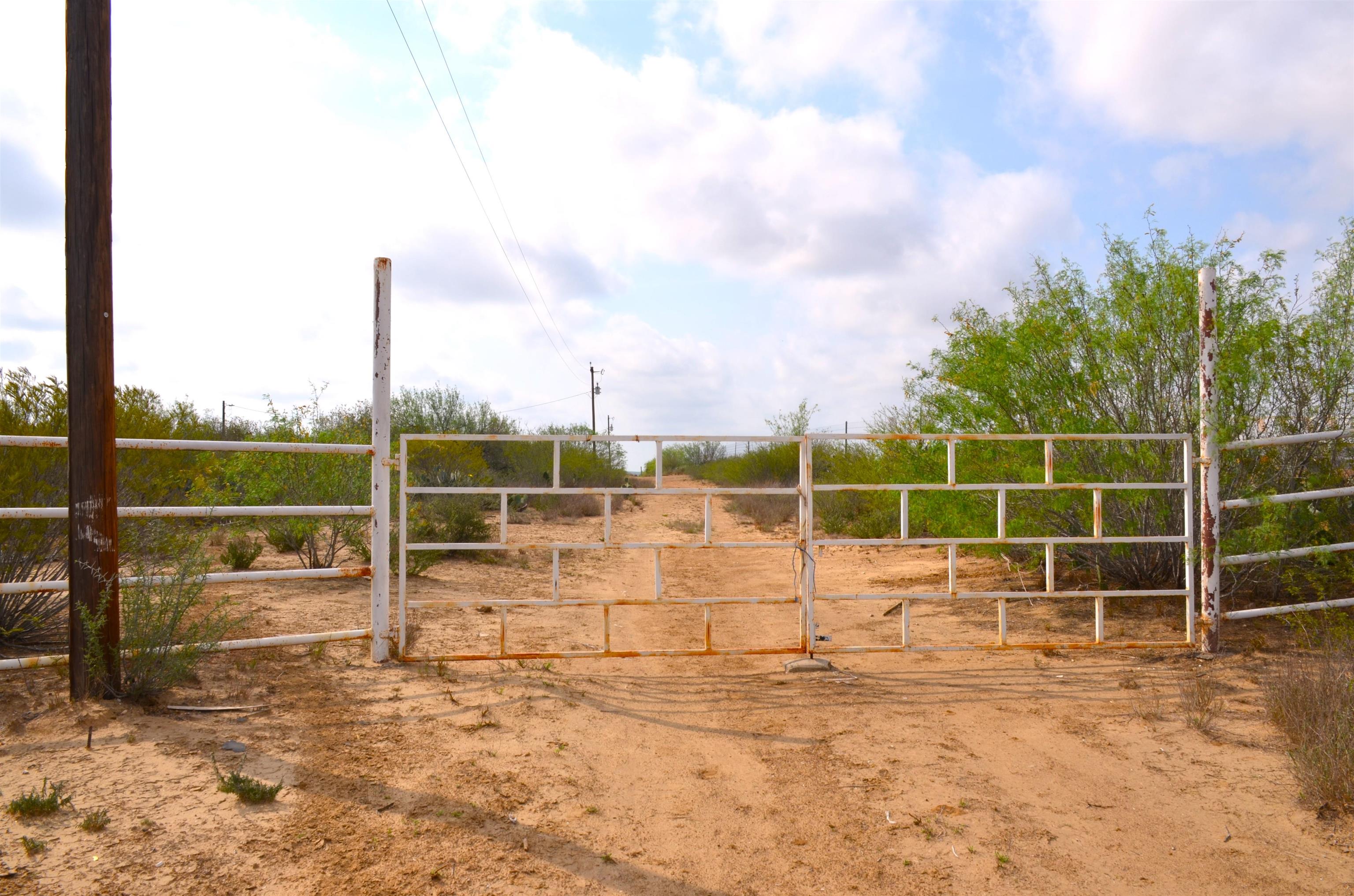229 Four Point Rd. Property Photo 1