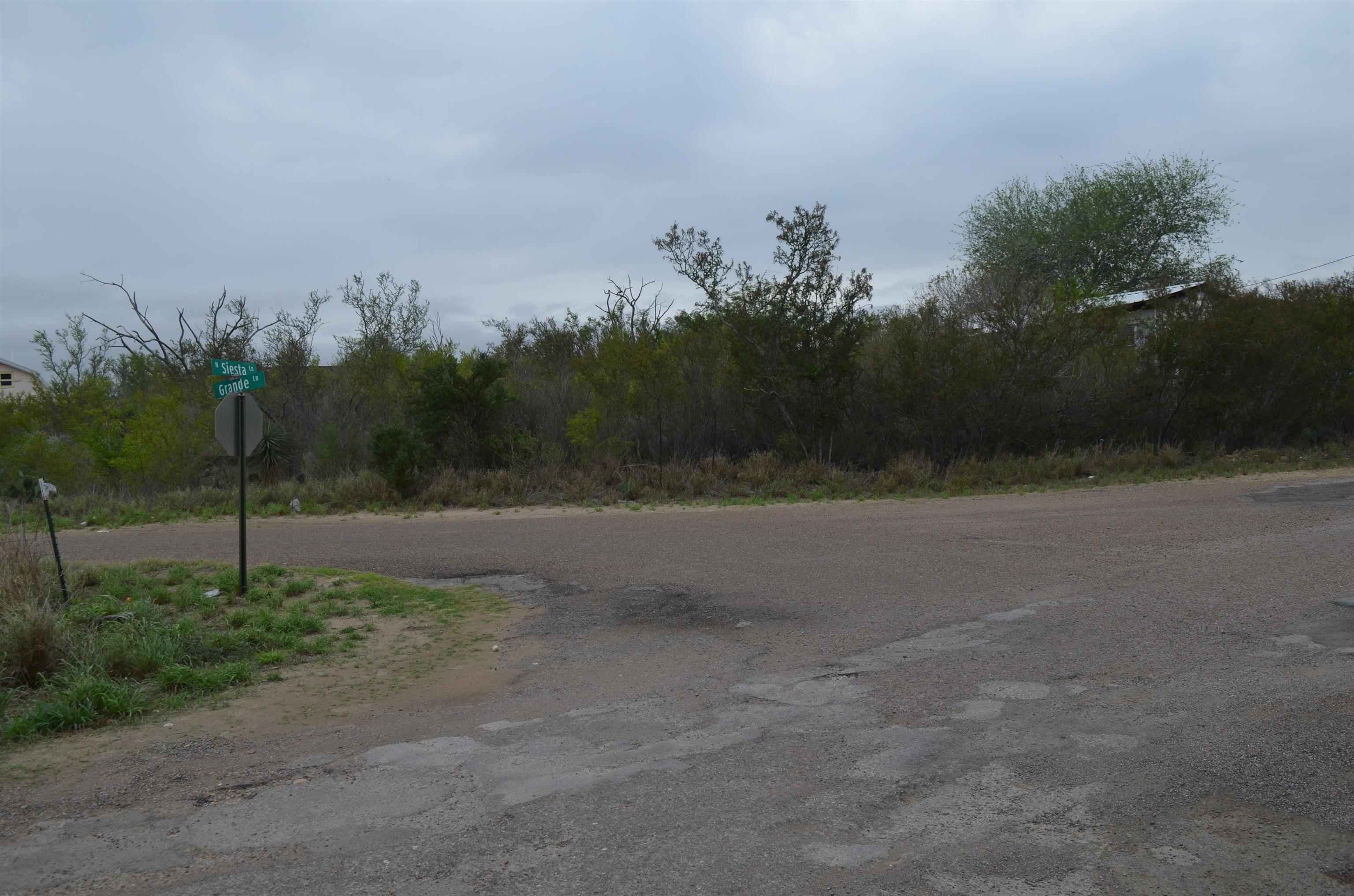 5105 Grande Lane Property Photo 2