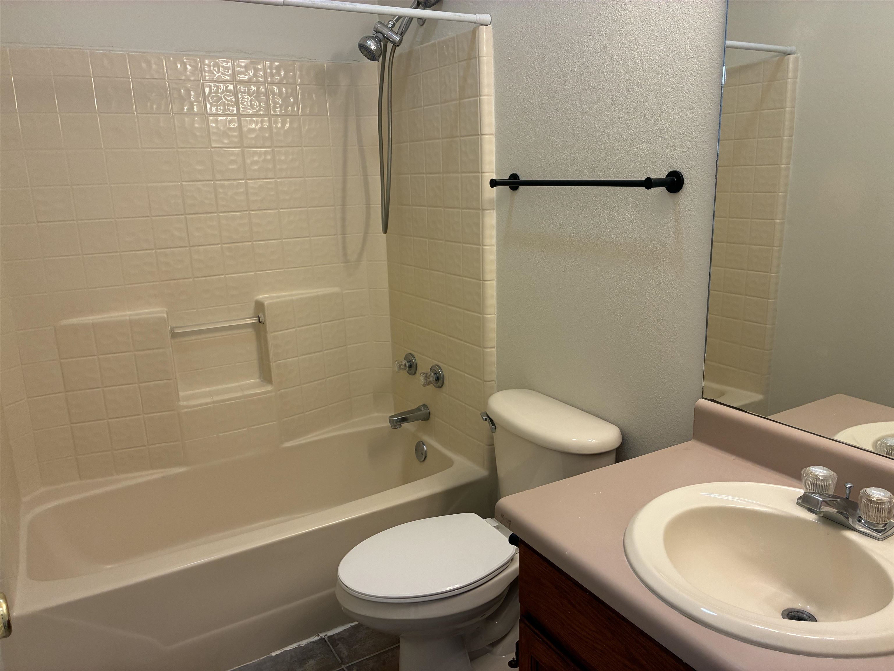 511 Shiloh Dr 14 Property Photo 7