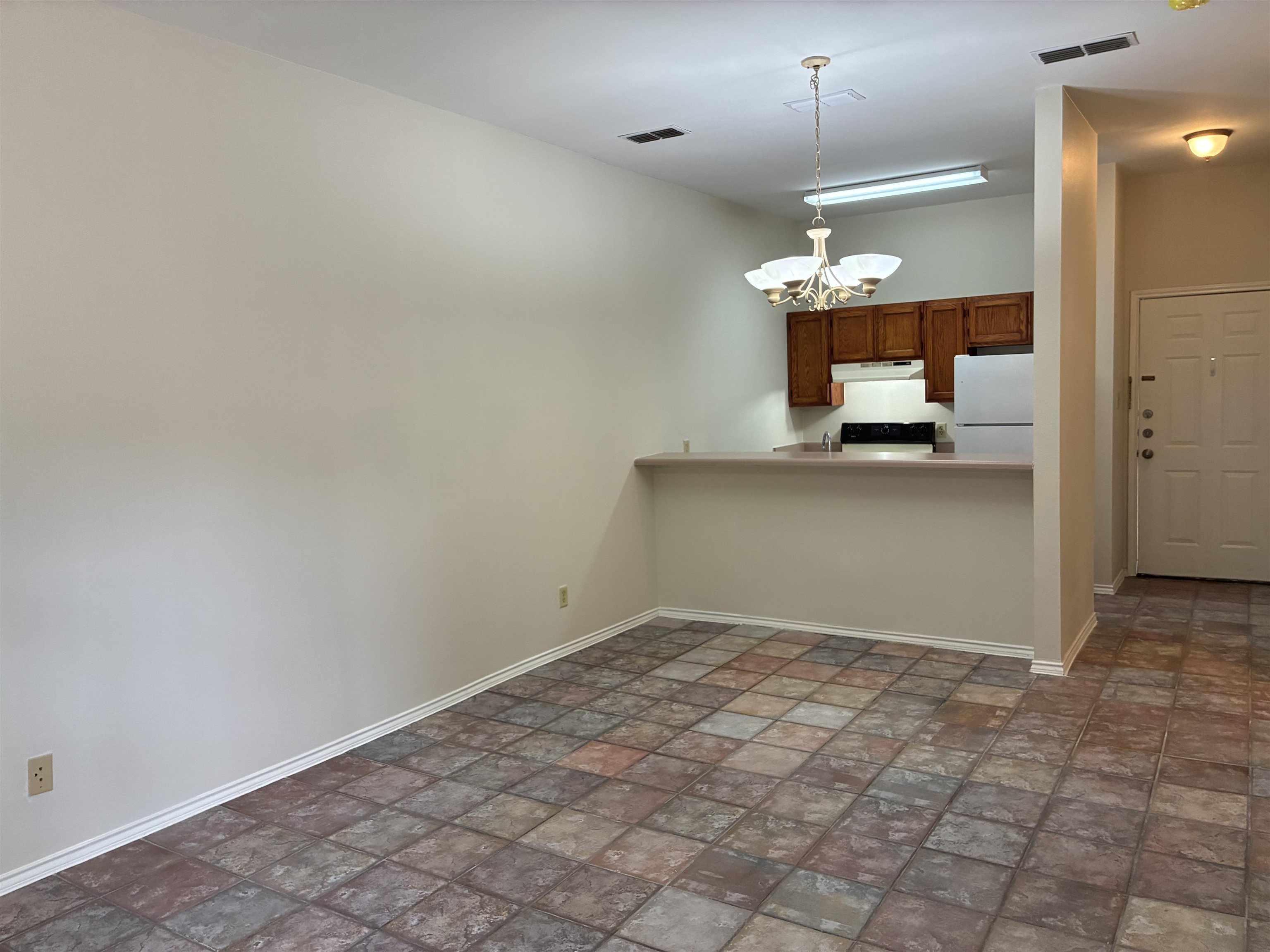 511 Shiloh Dr 14 Property Photo 11