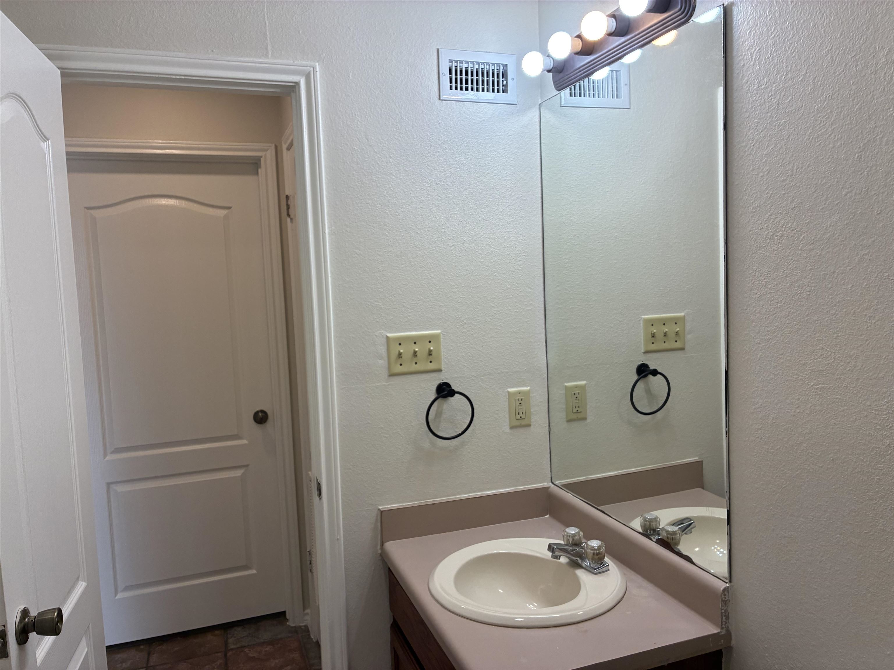 511 Shiloh Dr 6 Property Photo 20