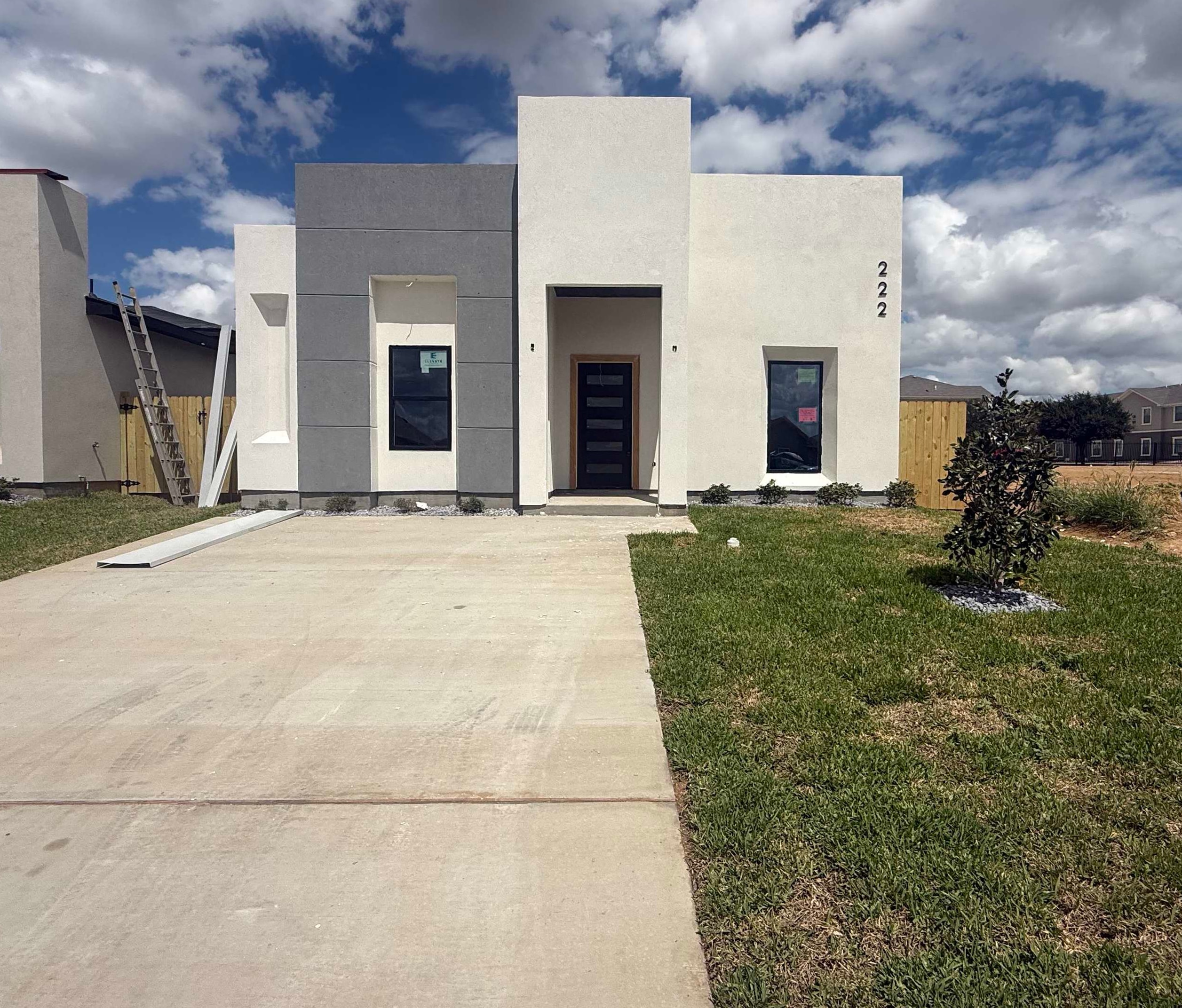 222 Lusitano Dr. Property Photo 1