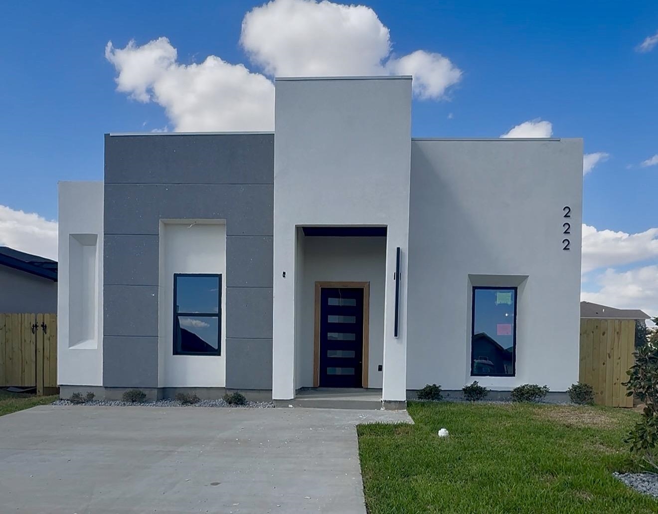 222 Lusitano Dr.