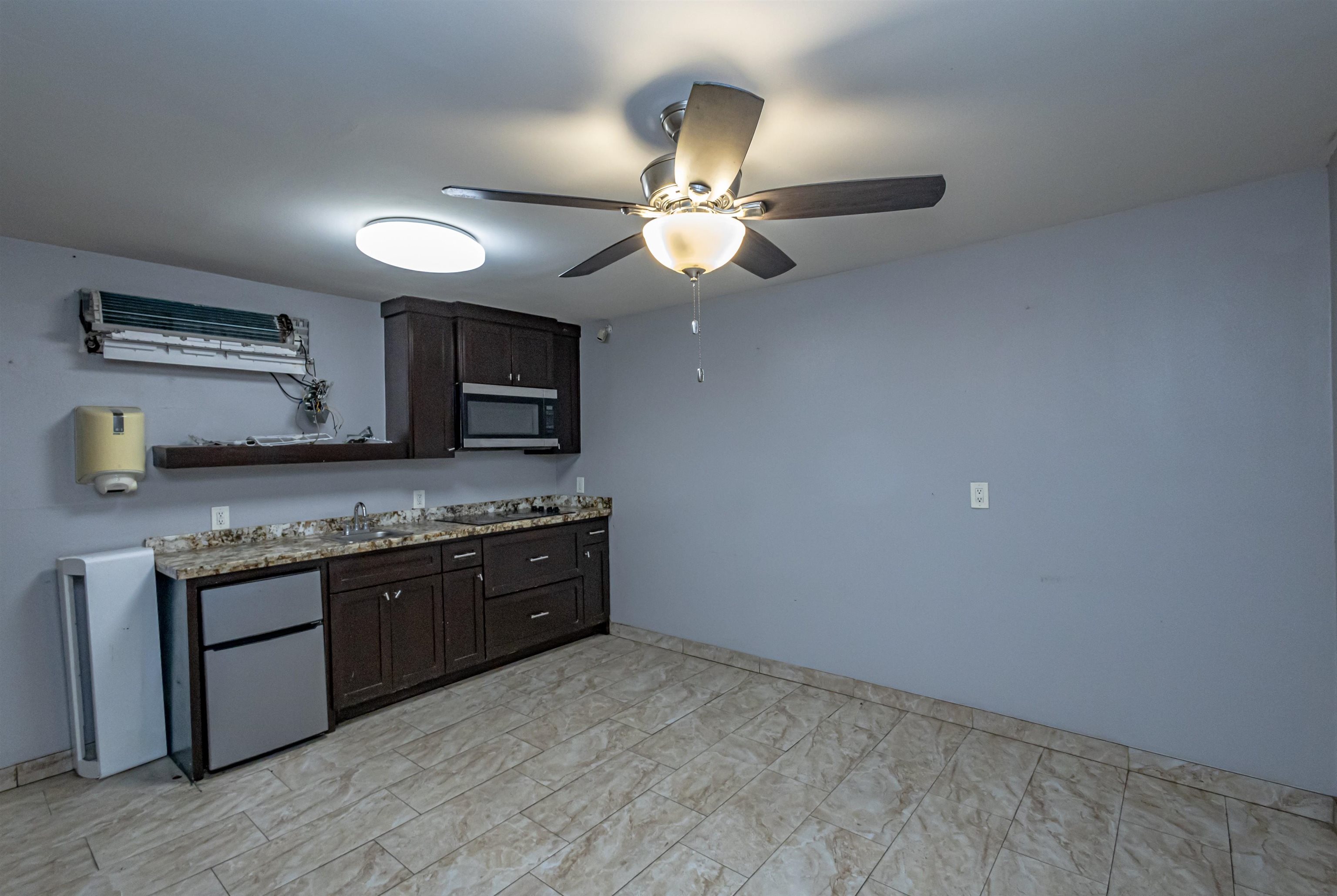 603 N Loring Ave Property Photo 9