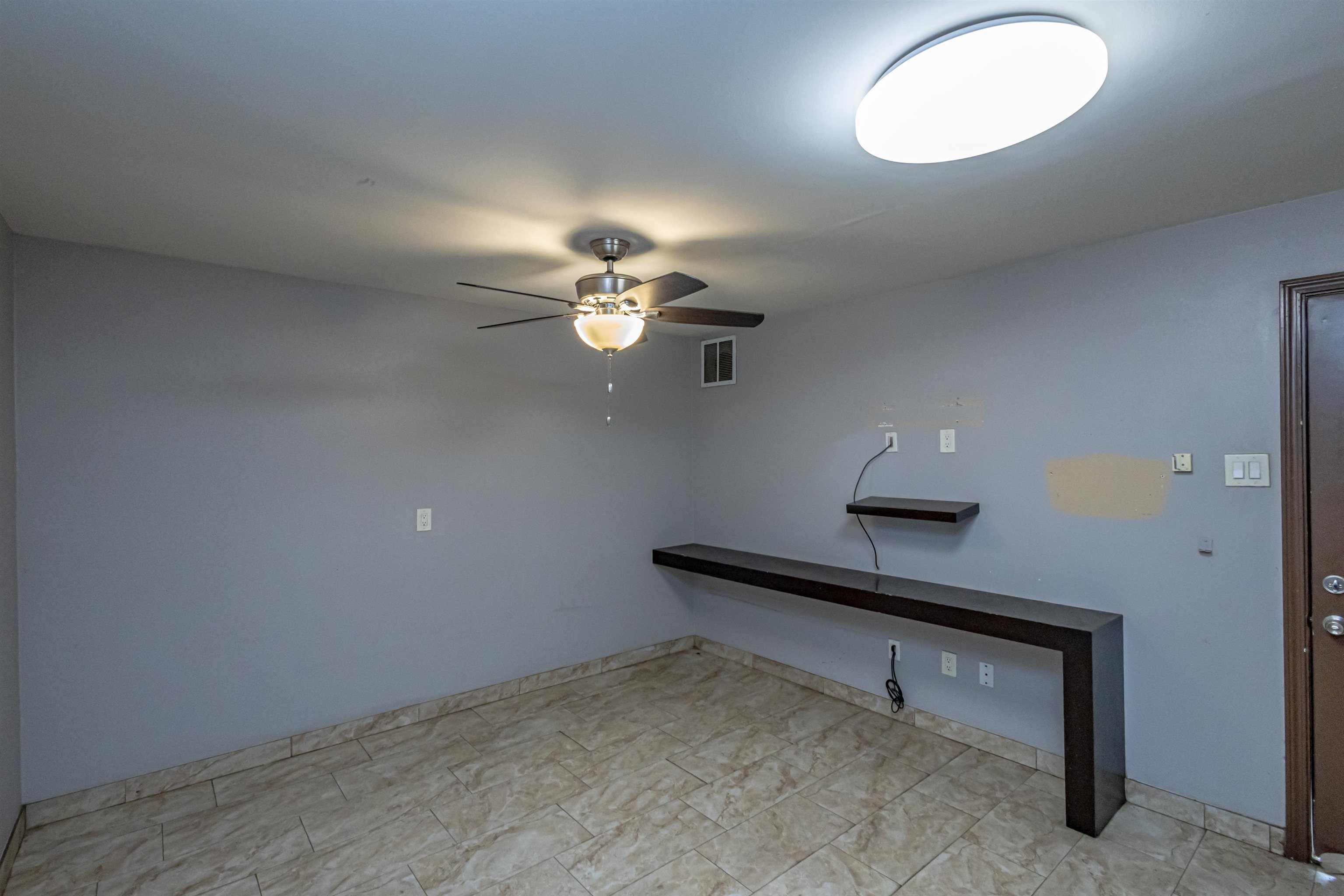 603 N Loring Ave Property Photo 11