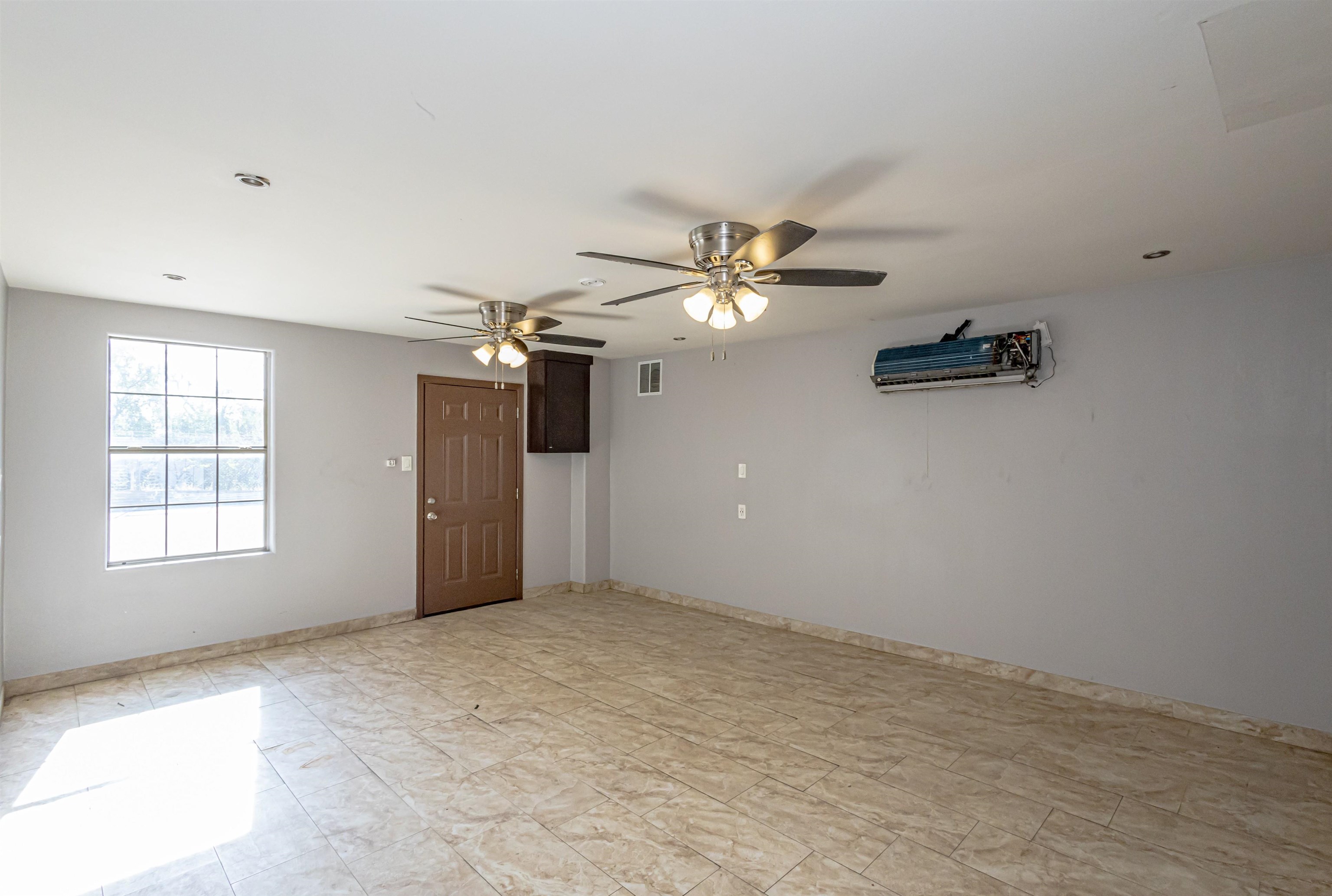 603 N Loring Ave Property Photo 13