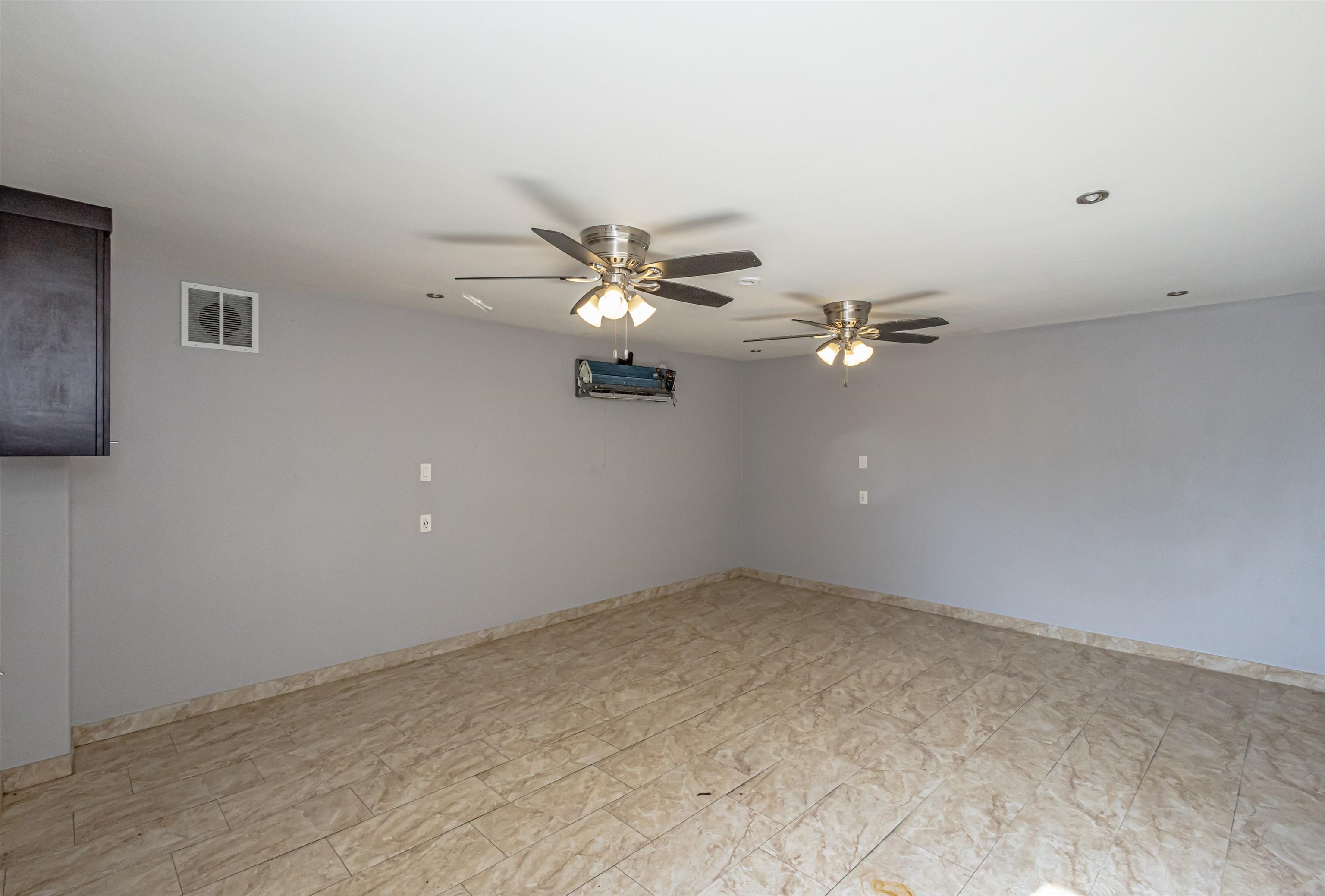 603 N Loring Ave Property Photo 14