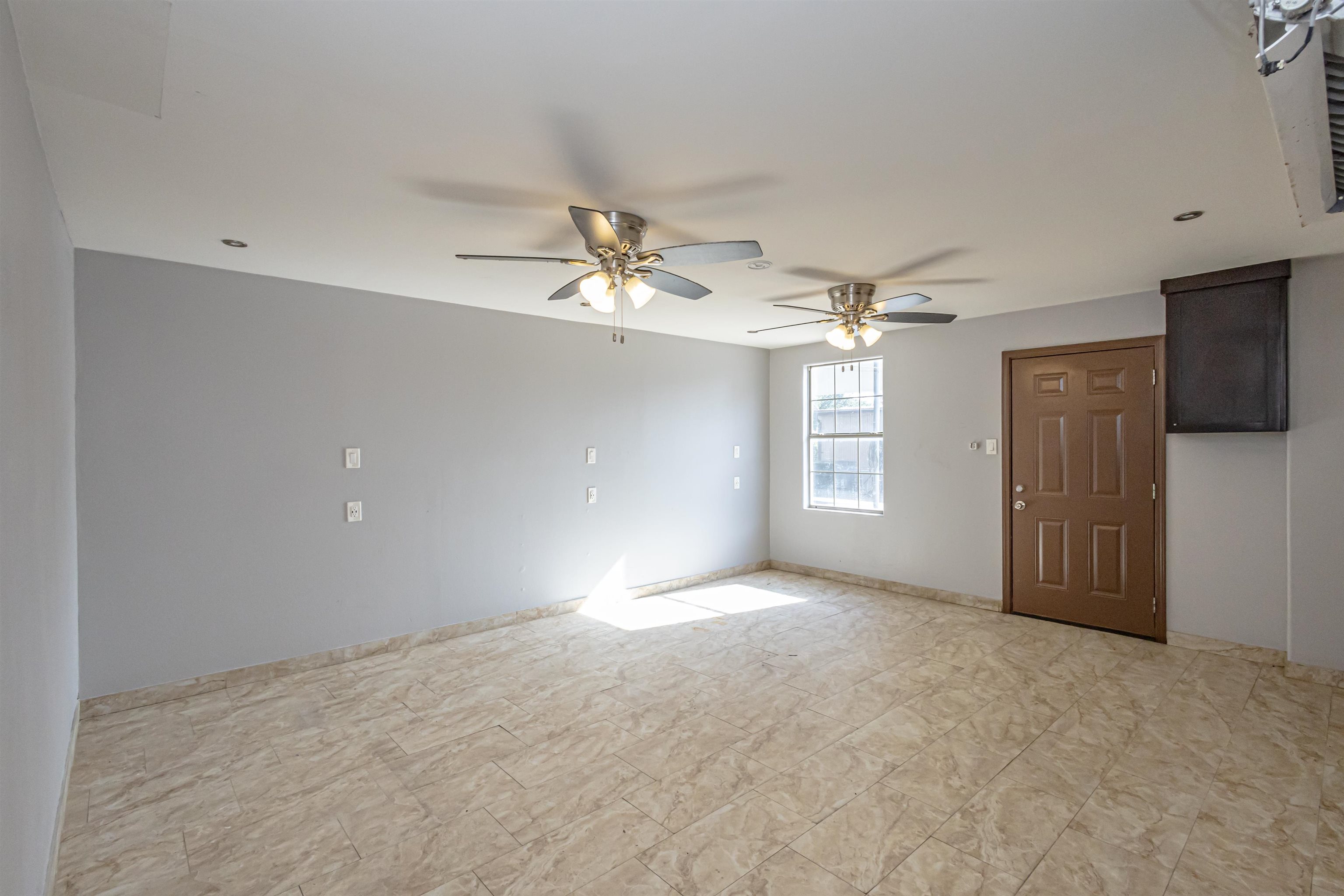 603 N Loring Ave Property Photo 15