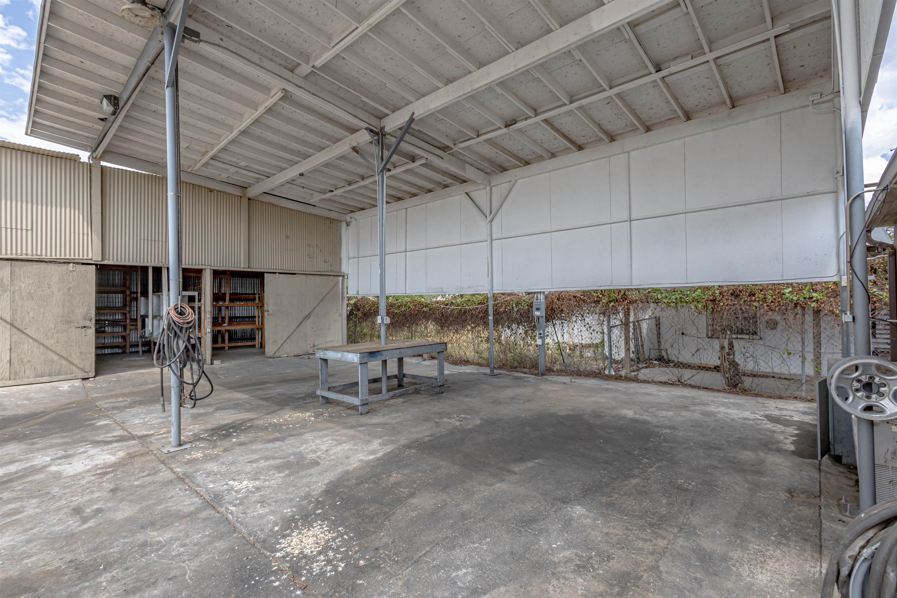 603 N Loring Ave Property Photo 19
