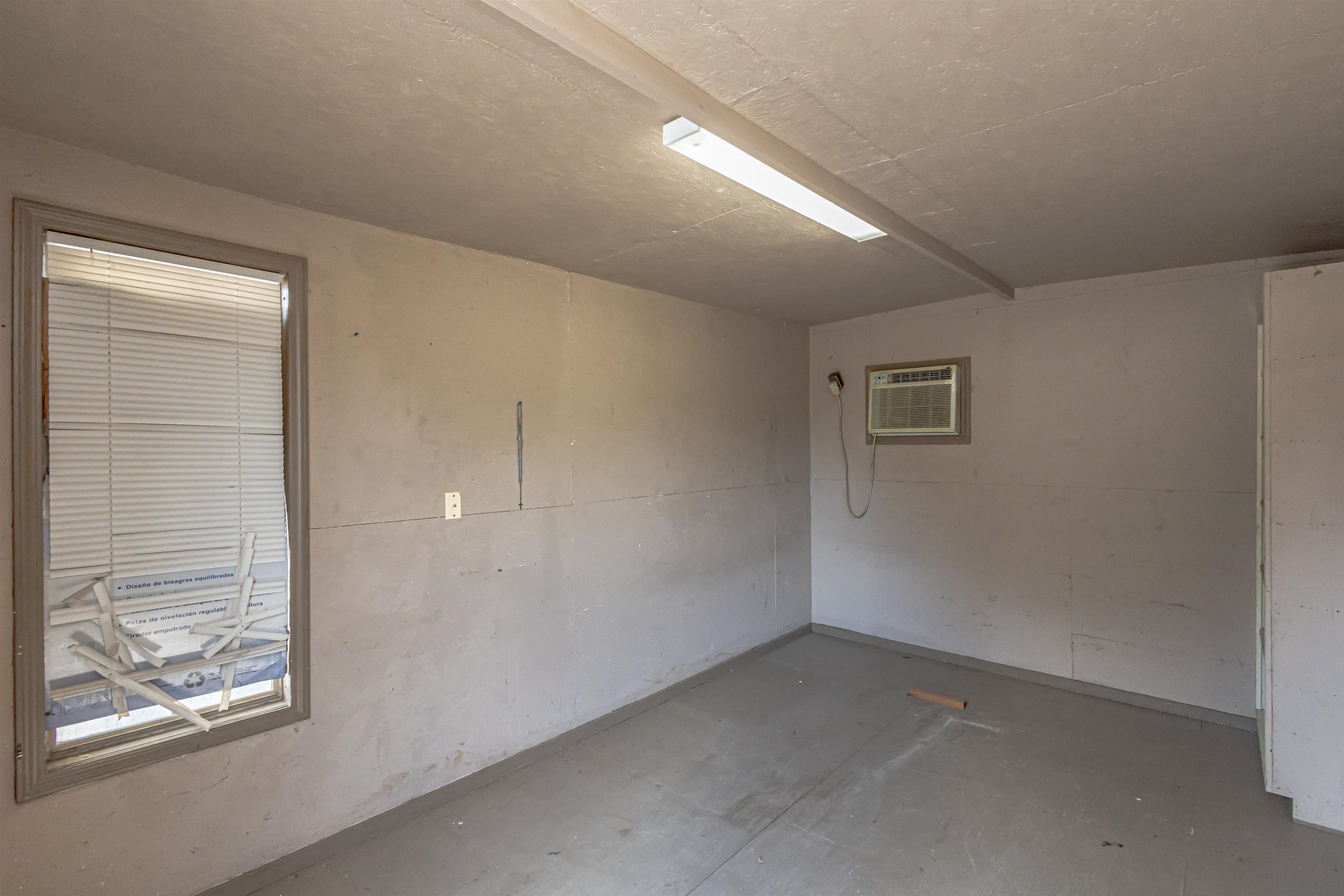 603 N Loring Ave Property Photo 24