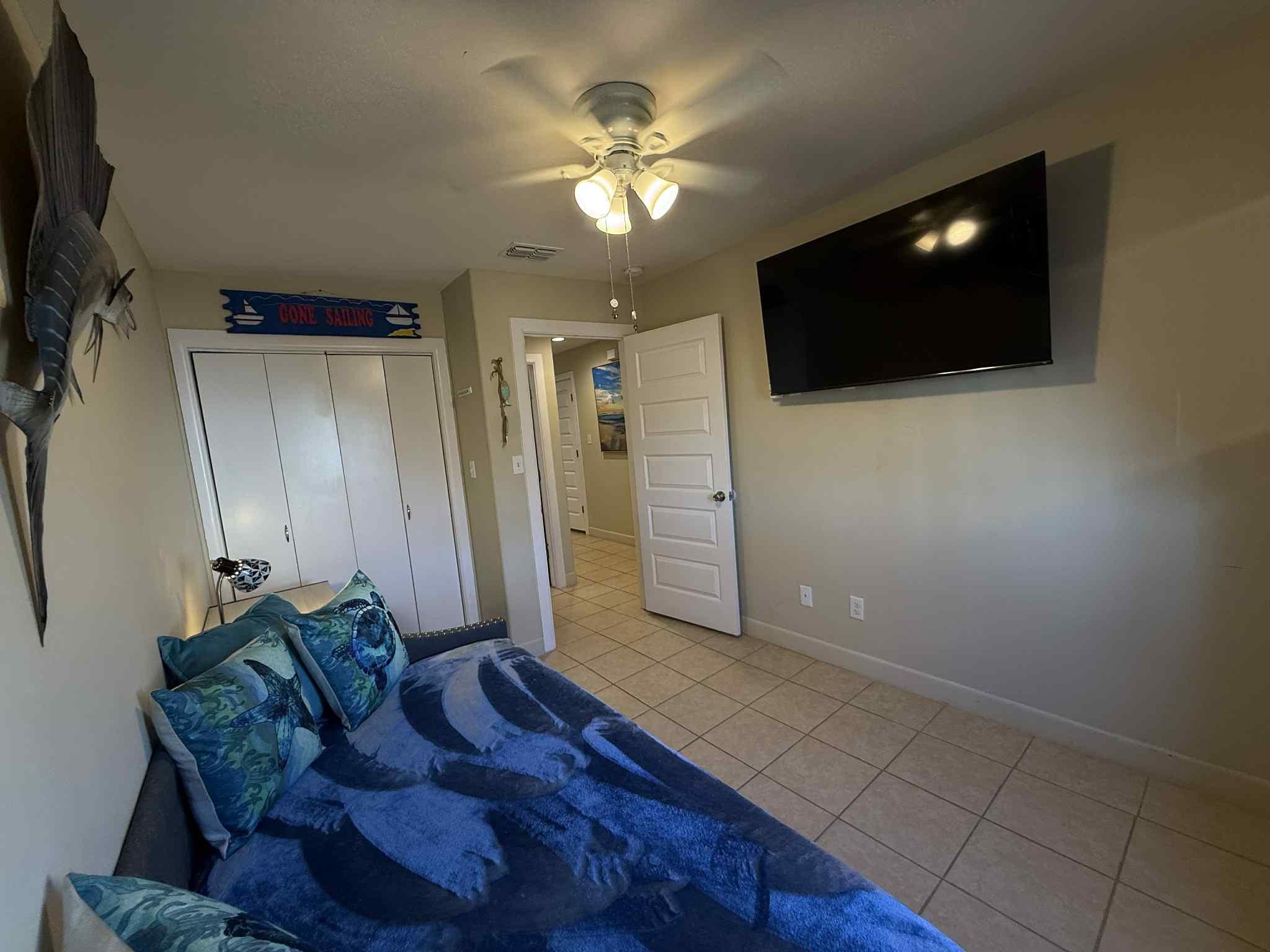 101 E Capricorn Dr. B Property Photo 18