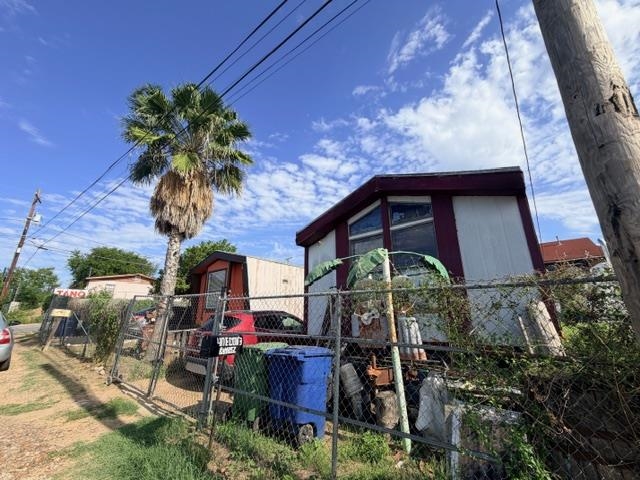 2820 Maryland Ave Property Photo 2