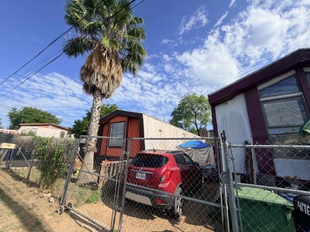 2820 Maryland Ave Property Photo 3