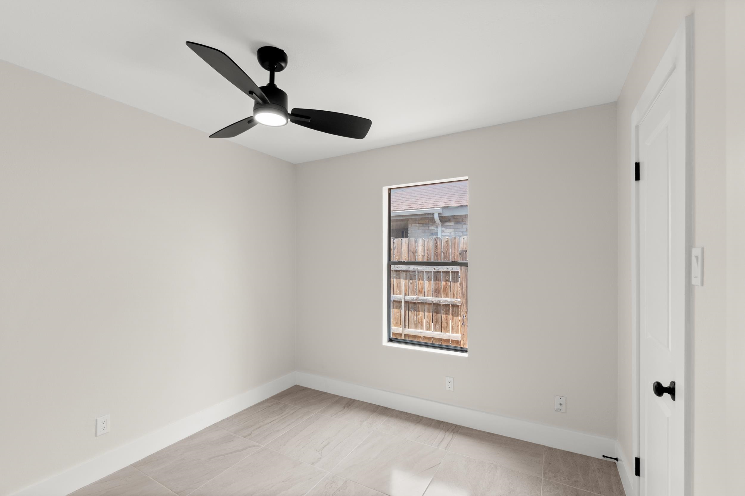 813 Deer Ln Property Photo 11