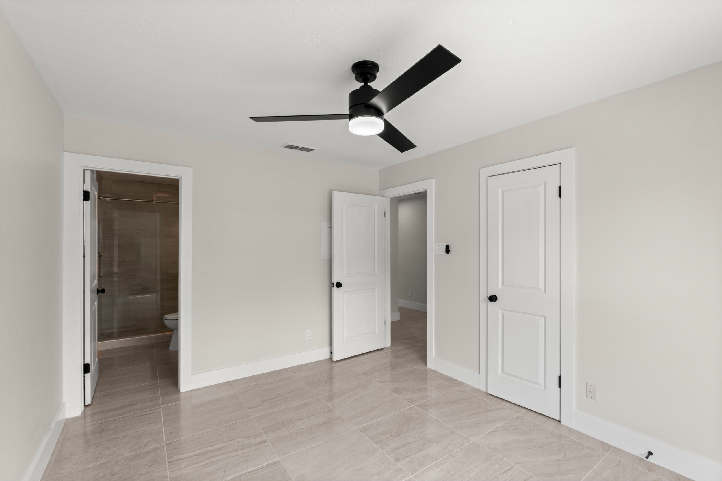 813 Deer Ln Property Photo 13