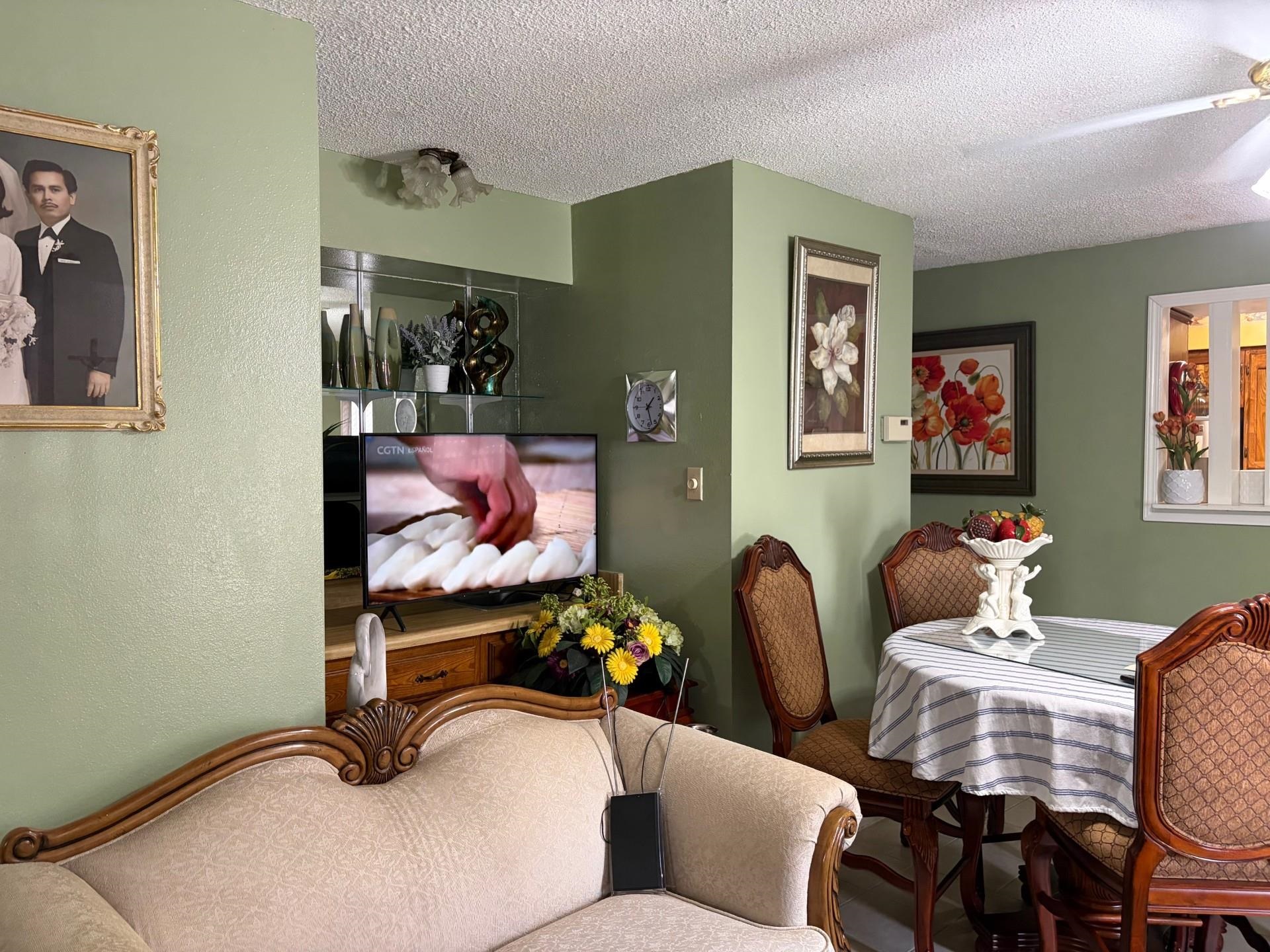 4902 Marcella Ave 11 Property Photo 2