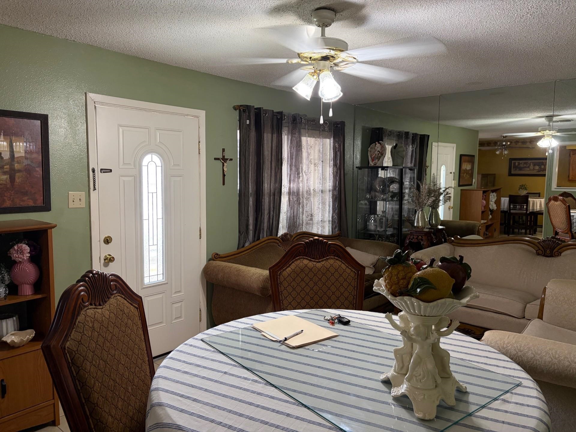 4902 Marcella Ave 11 Property Photo 4