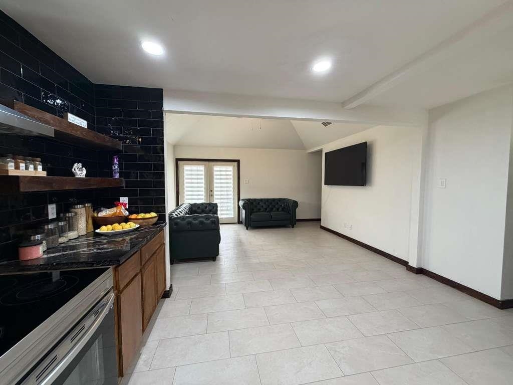 153 Biscayne Lp Property Photo 8