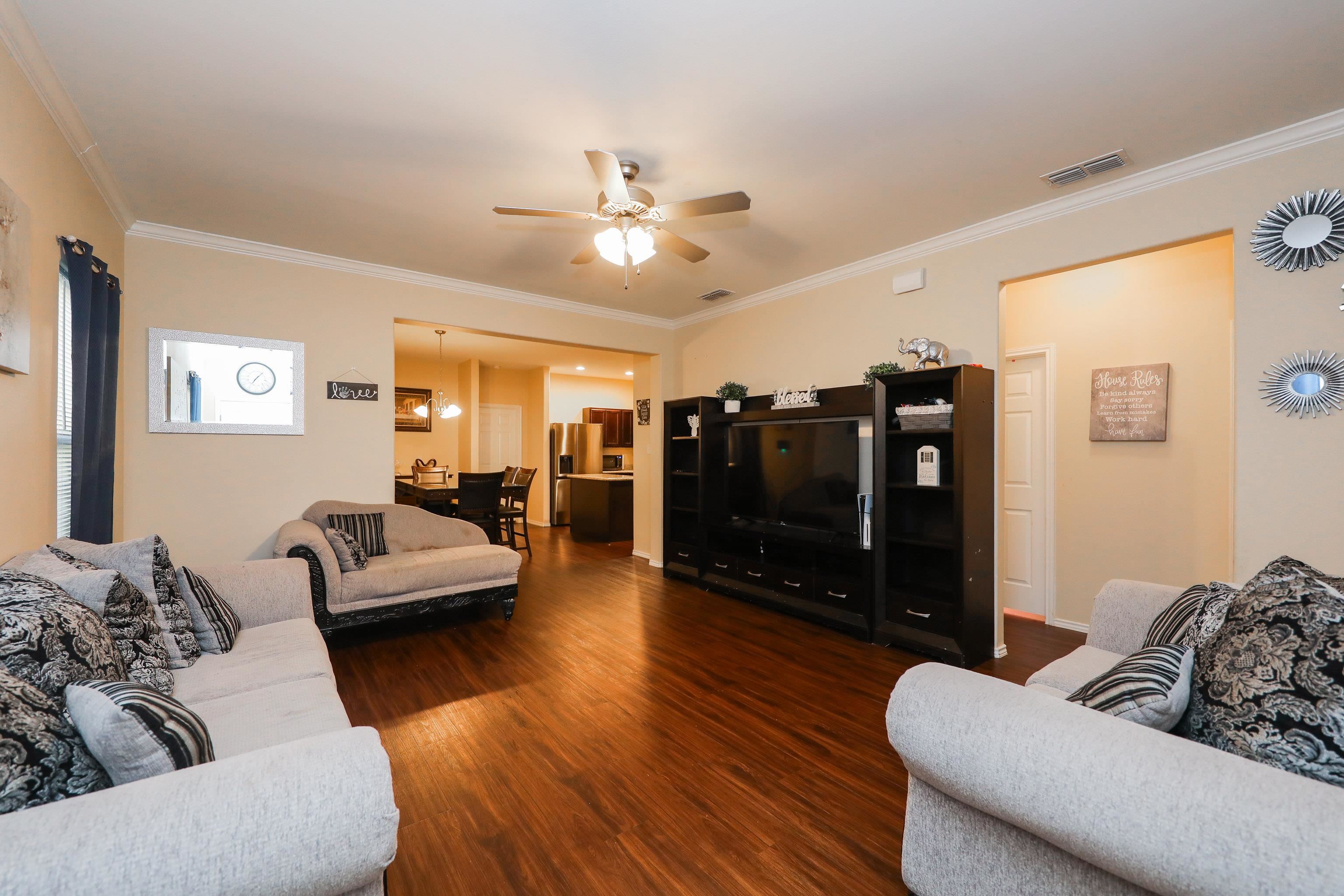 5815 St. Joan Of Arc Lp. Property Photo 8