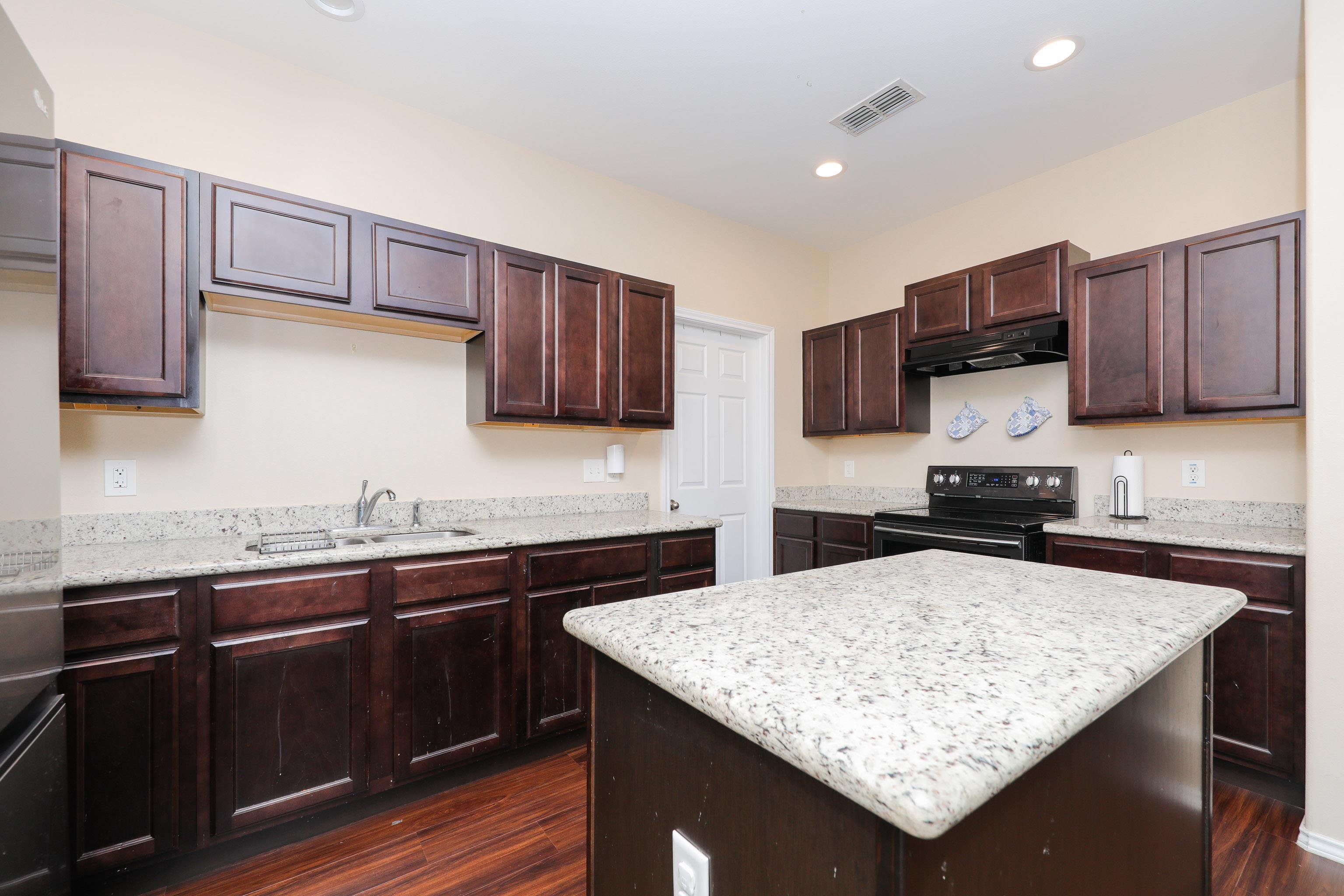 5815 St. Joan Of Arc Lp. Property Photo 16