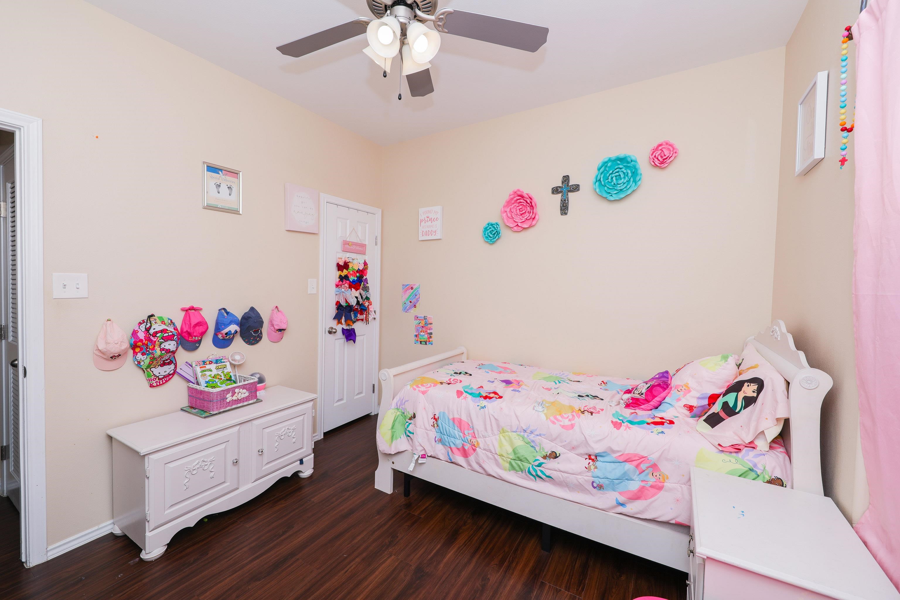 5815 St. Joan Of Arc Lp. Property Photo 23