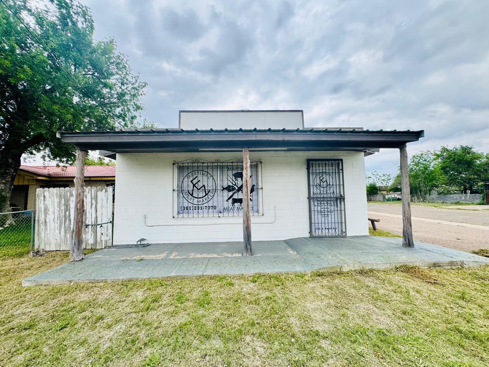 1102 N Smith Ave