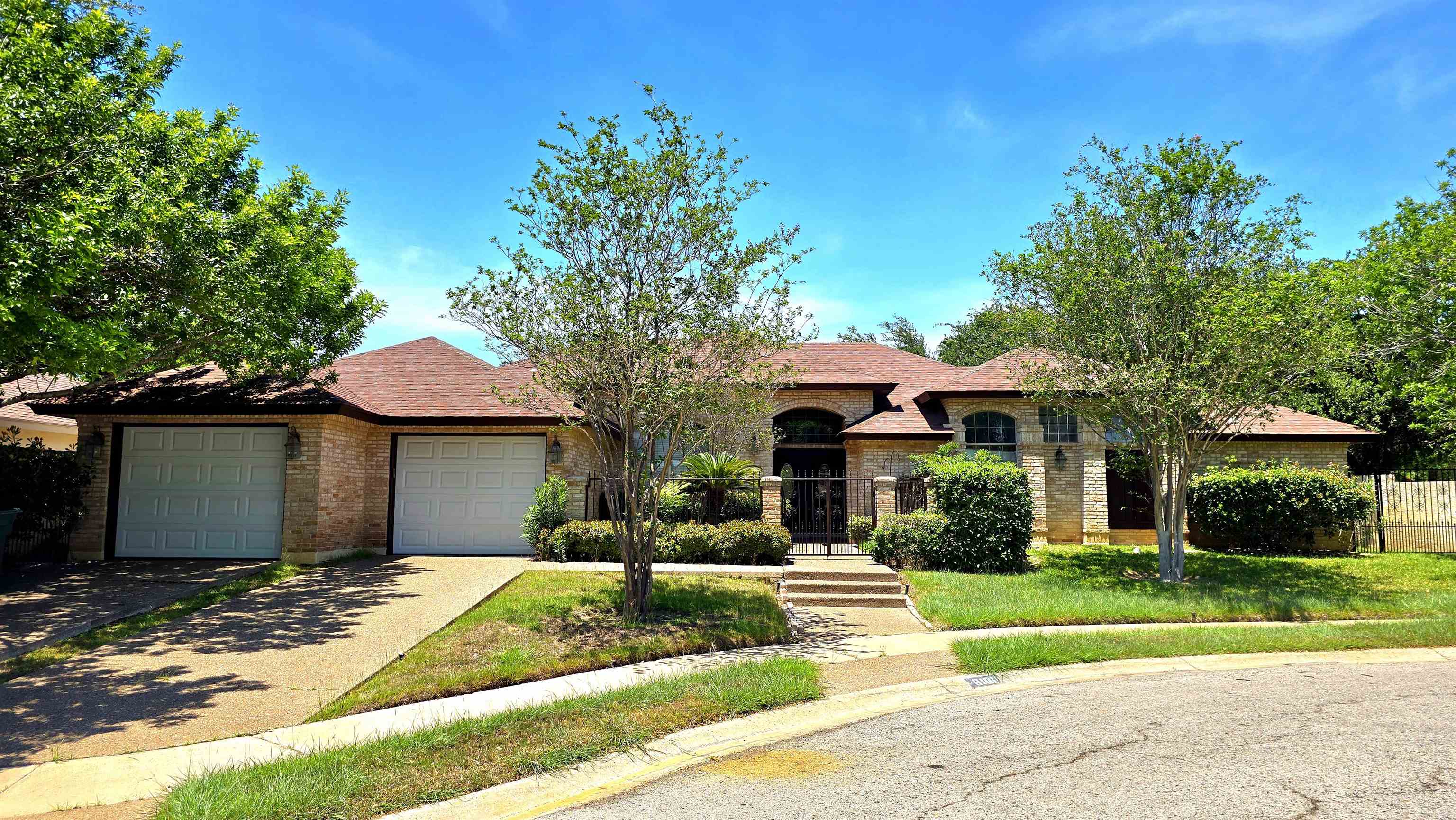 8101 Purtzer Dr Property Photo 1