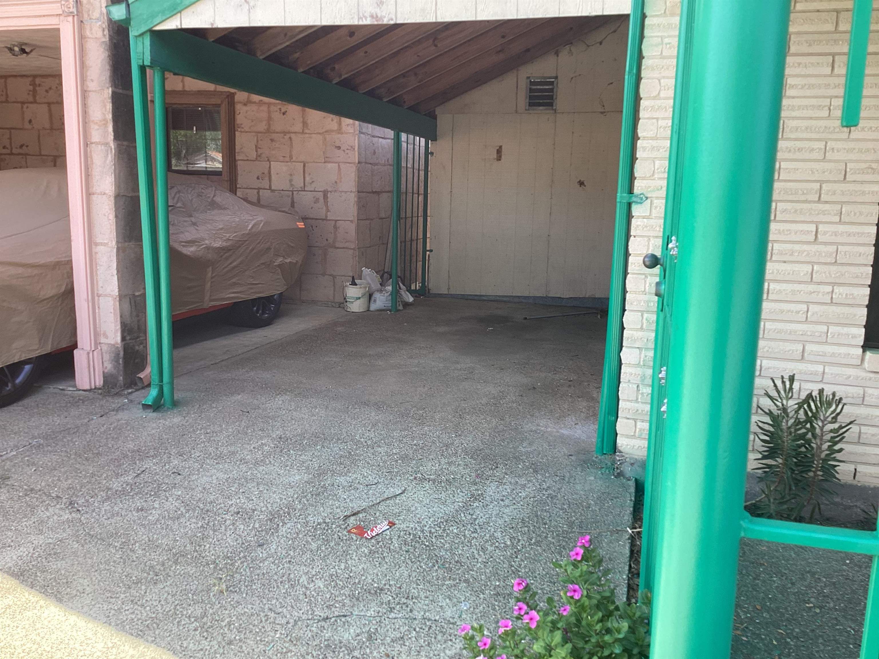 3202 Reynolds St Property Photo 2