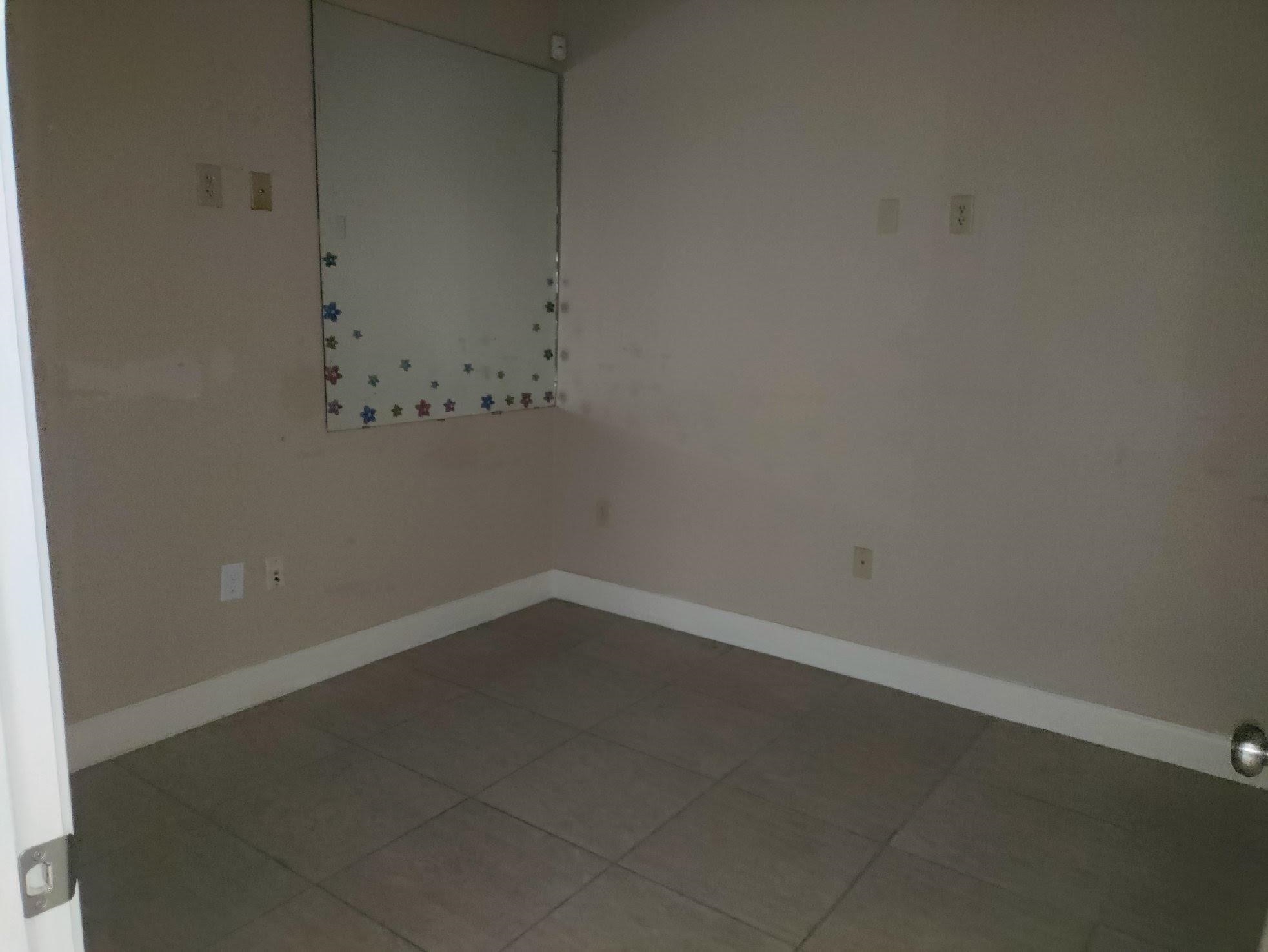 719 Chihuahua St Property Photo 8